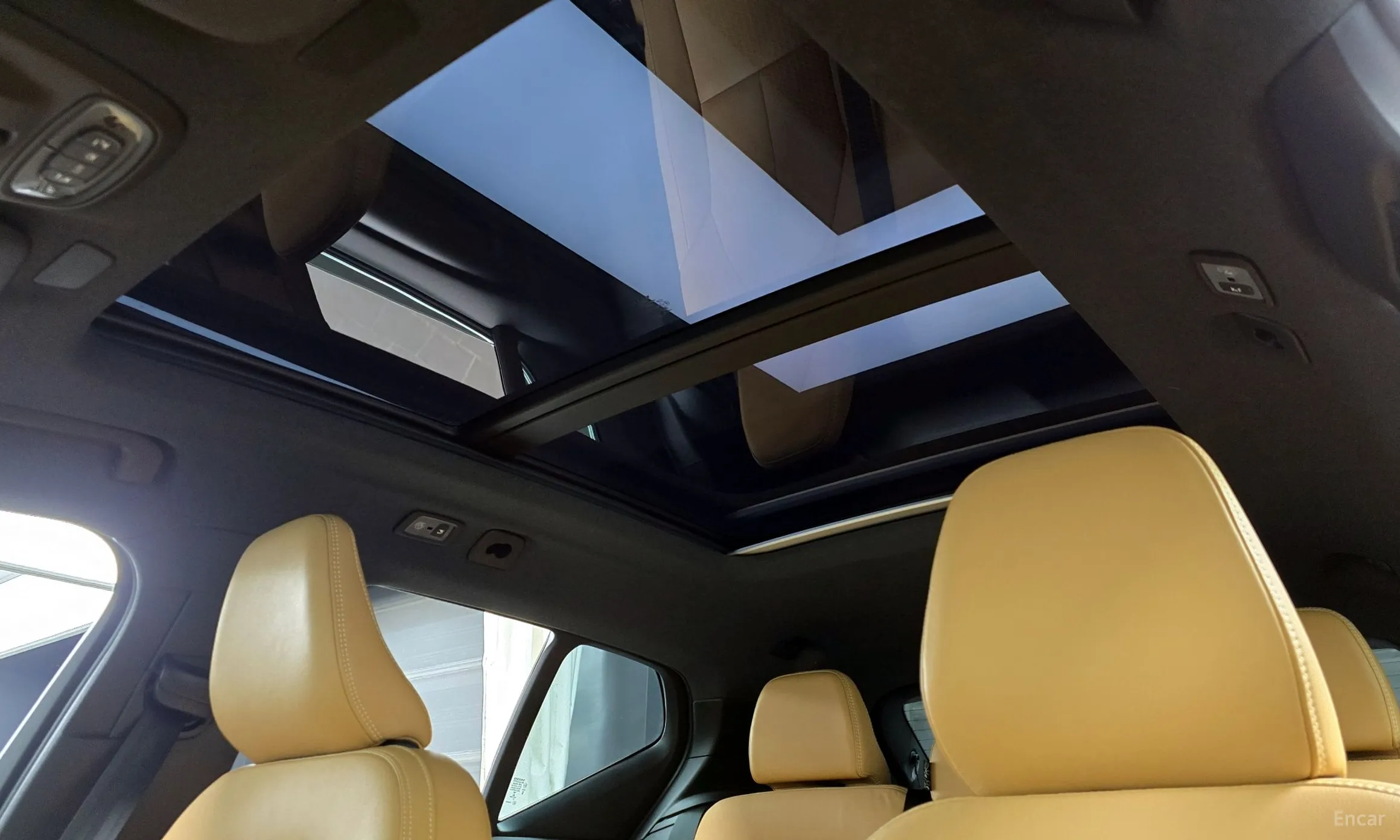 Volvo XC40 превью 17