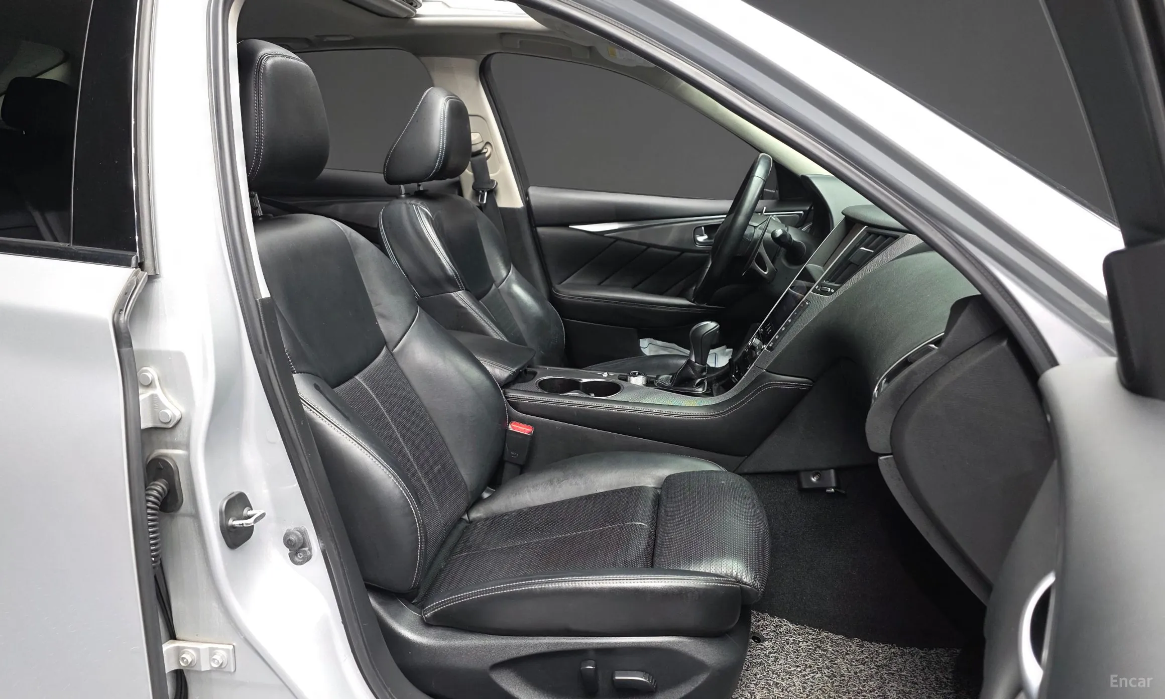 Infiniti Q50 превью 11