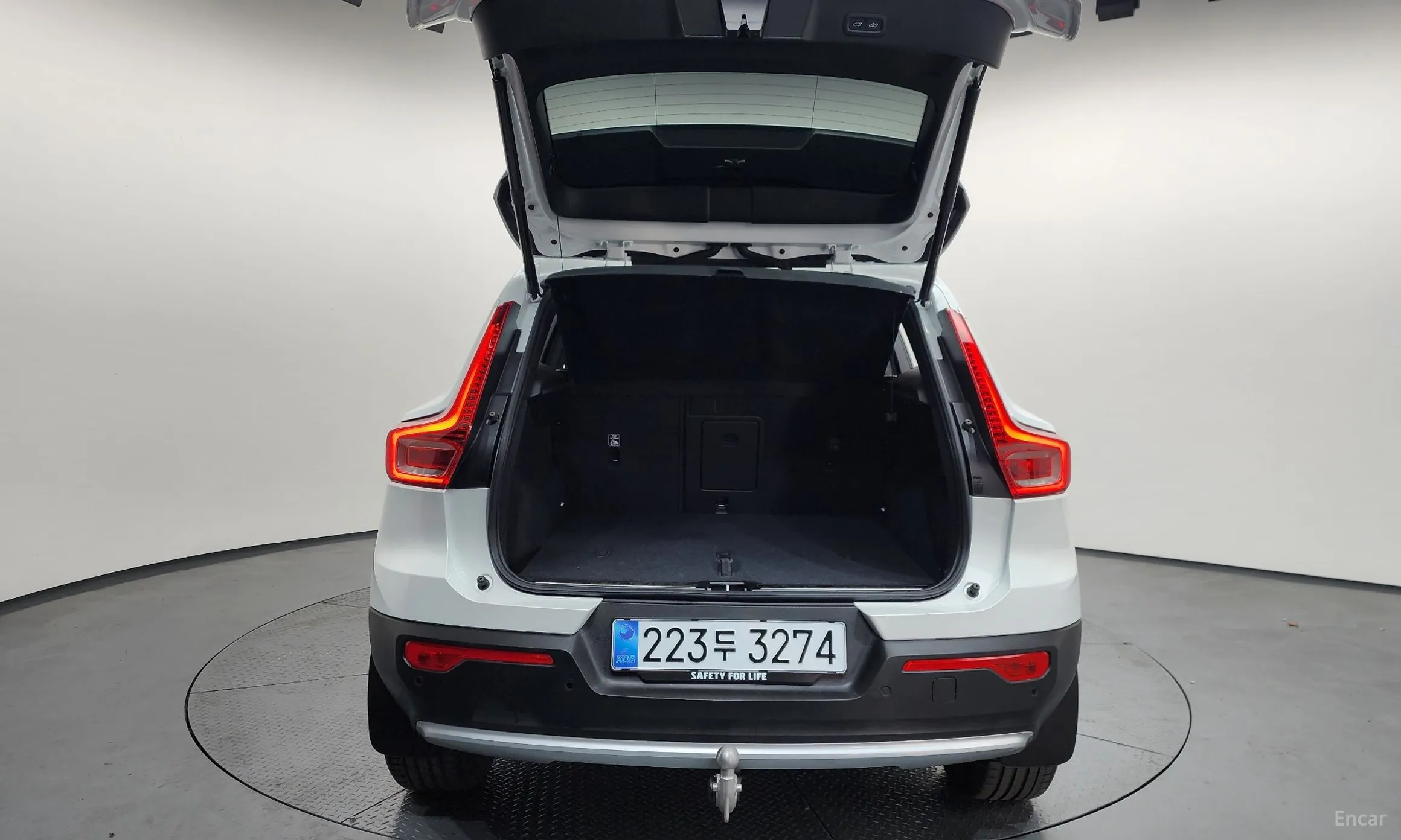 Volvo XC40 превью 20