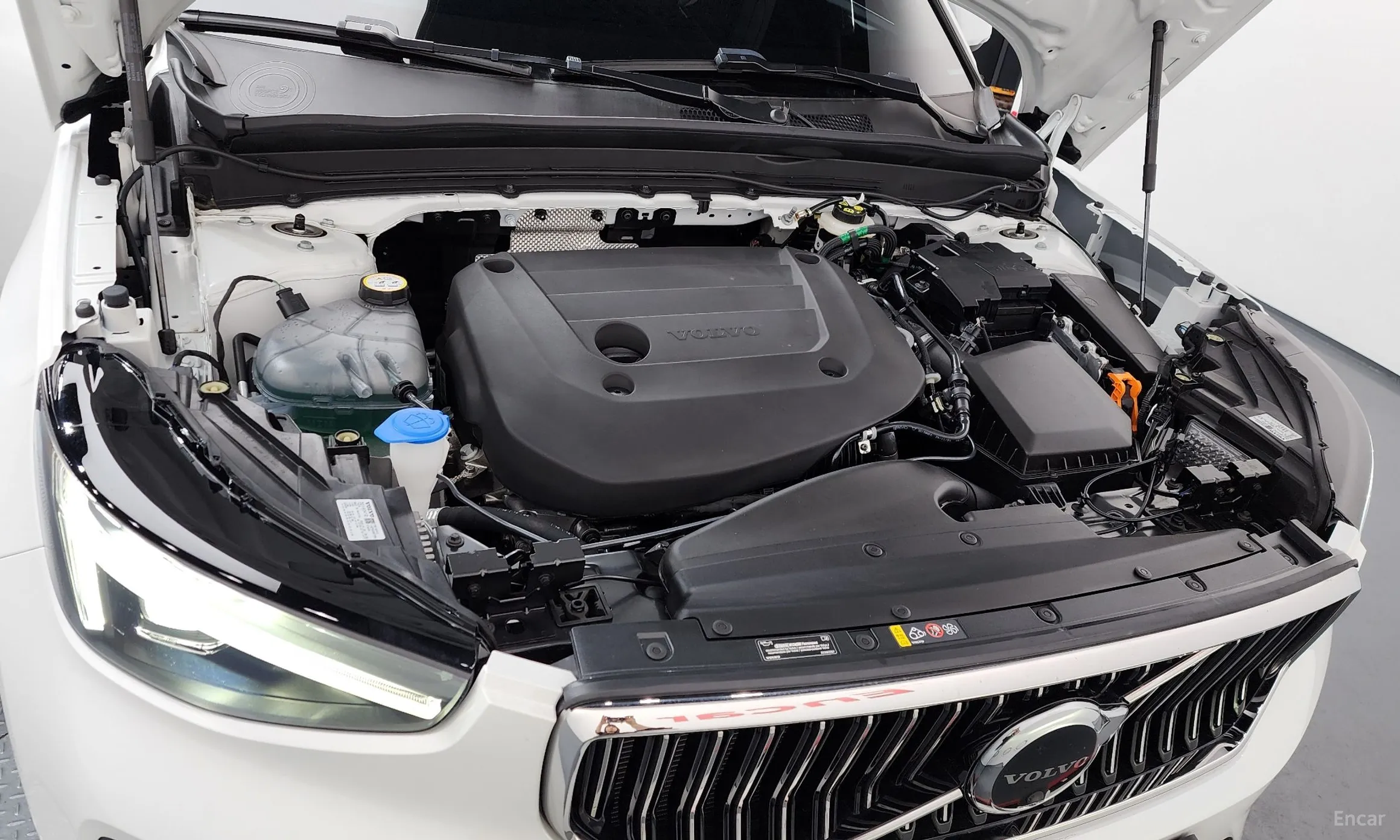 Volvo XC40 превью 6