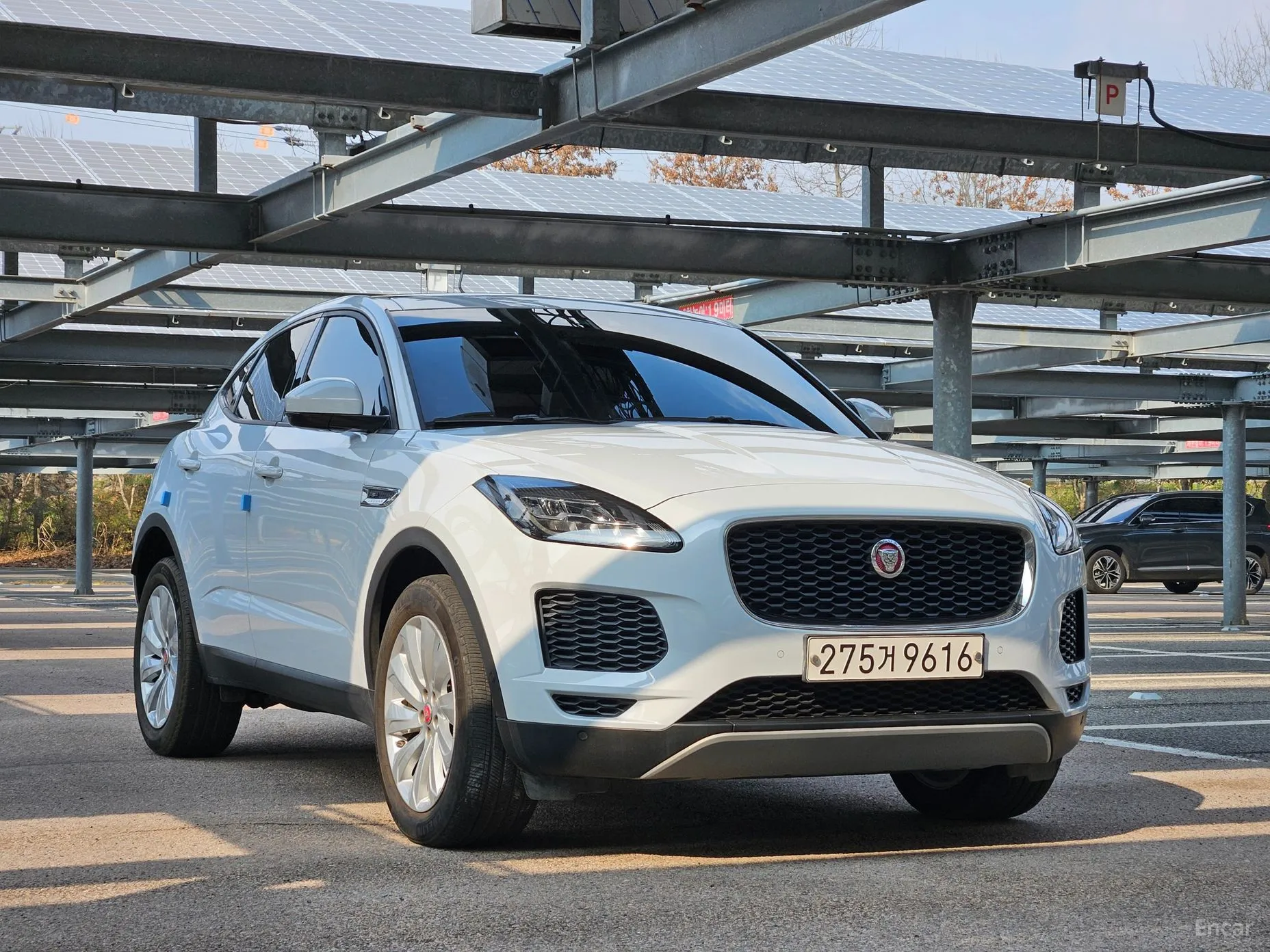 Jaguar E-PACE превью 3