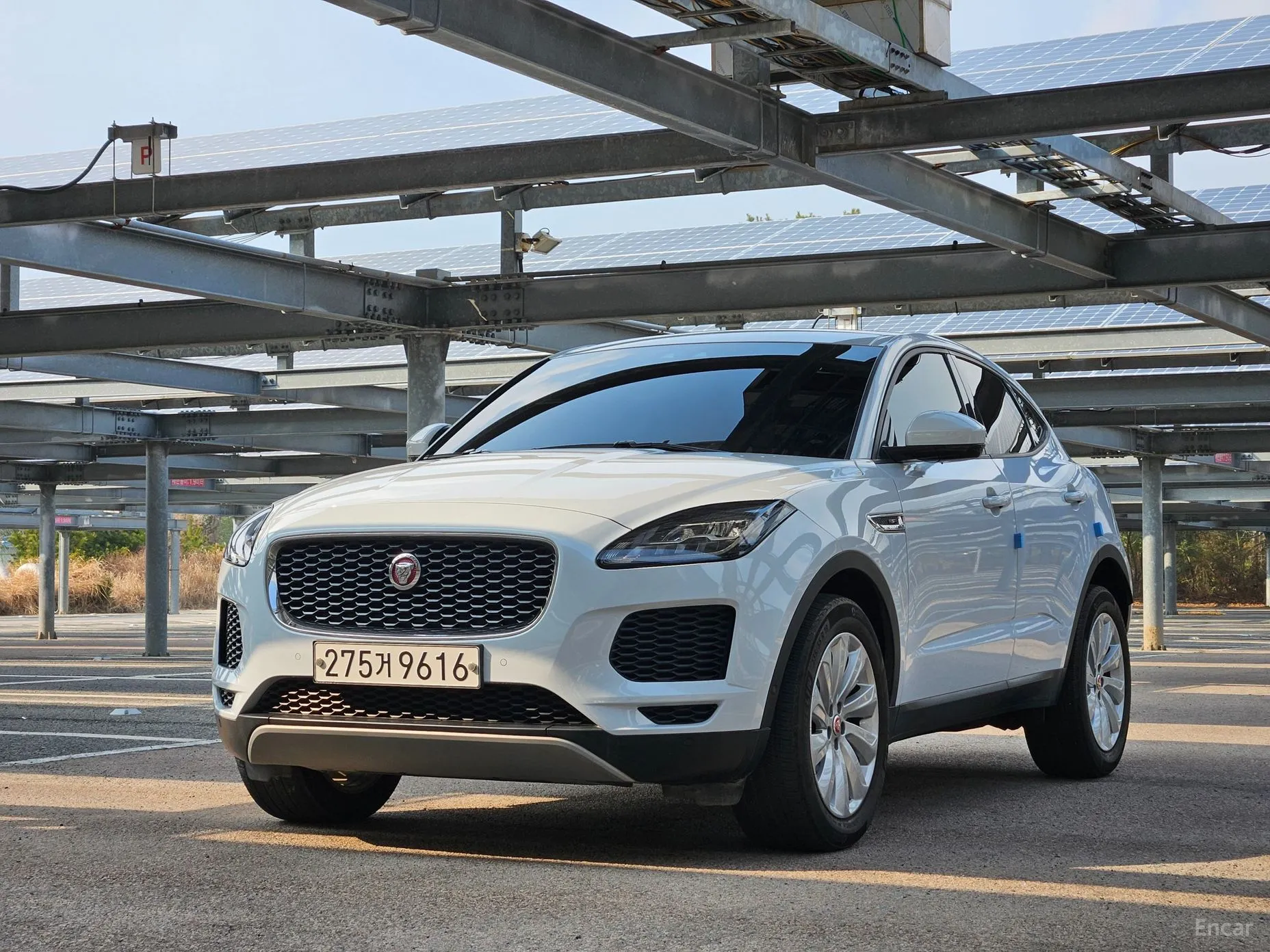 Jaguar E-PACE превью 4