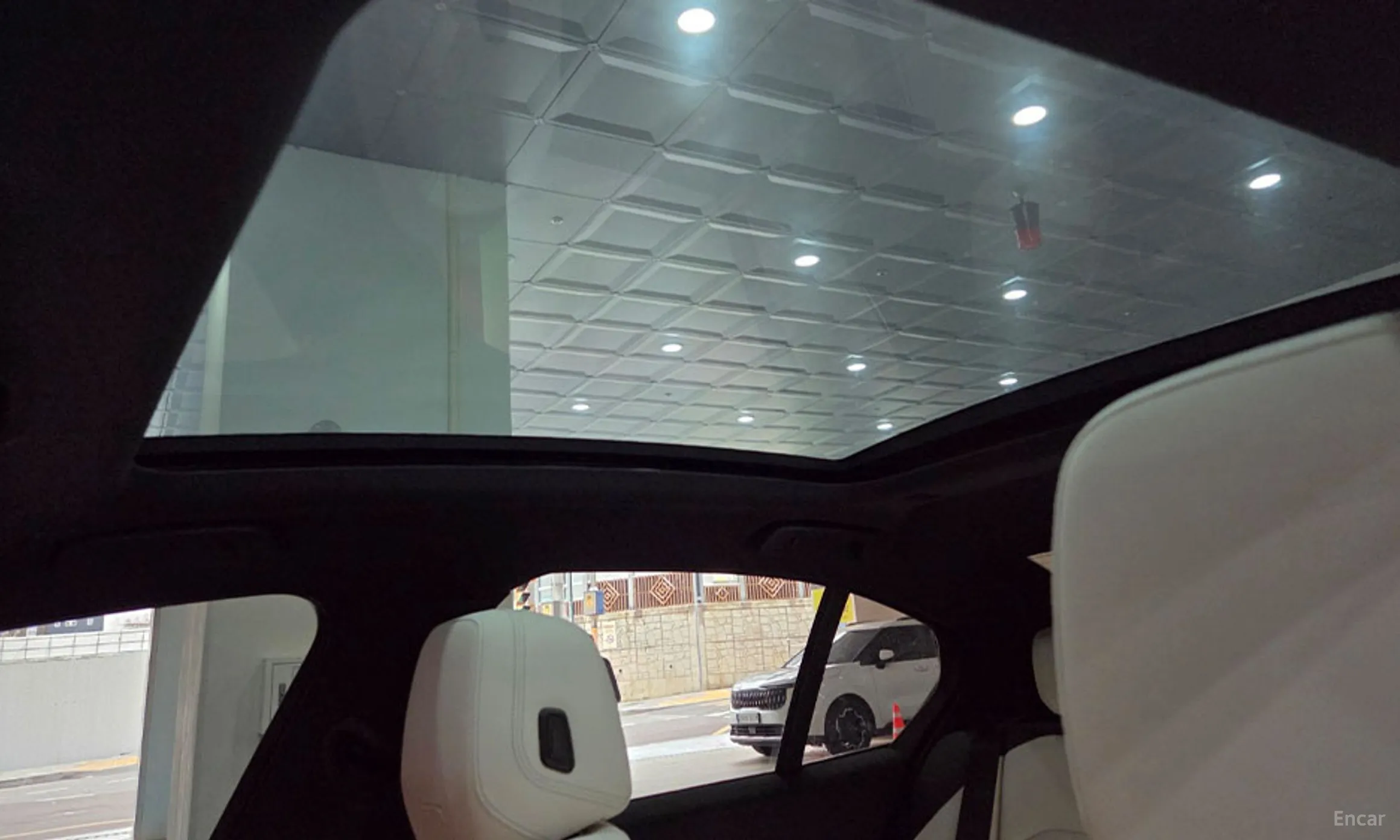 BMW 5 Series (G60) превью 15