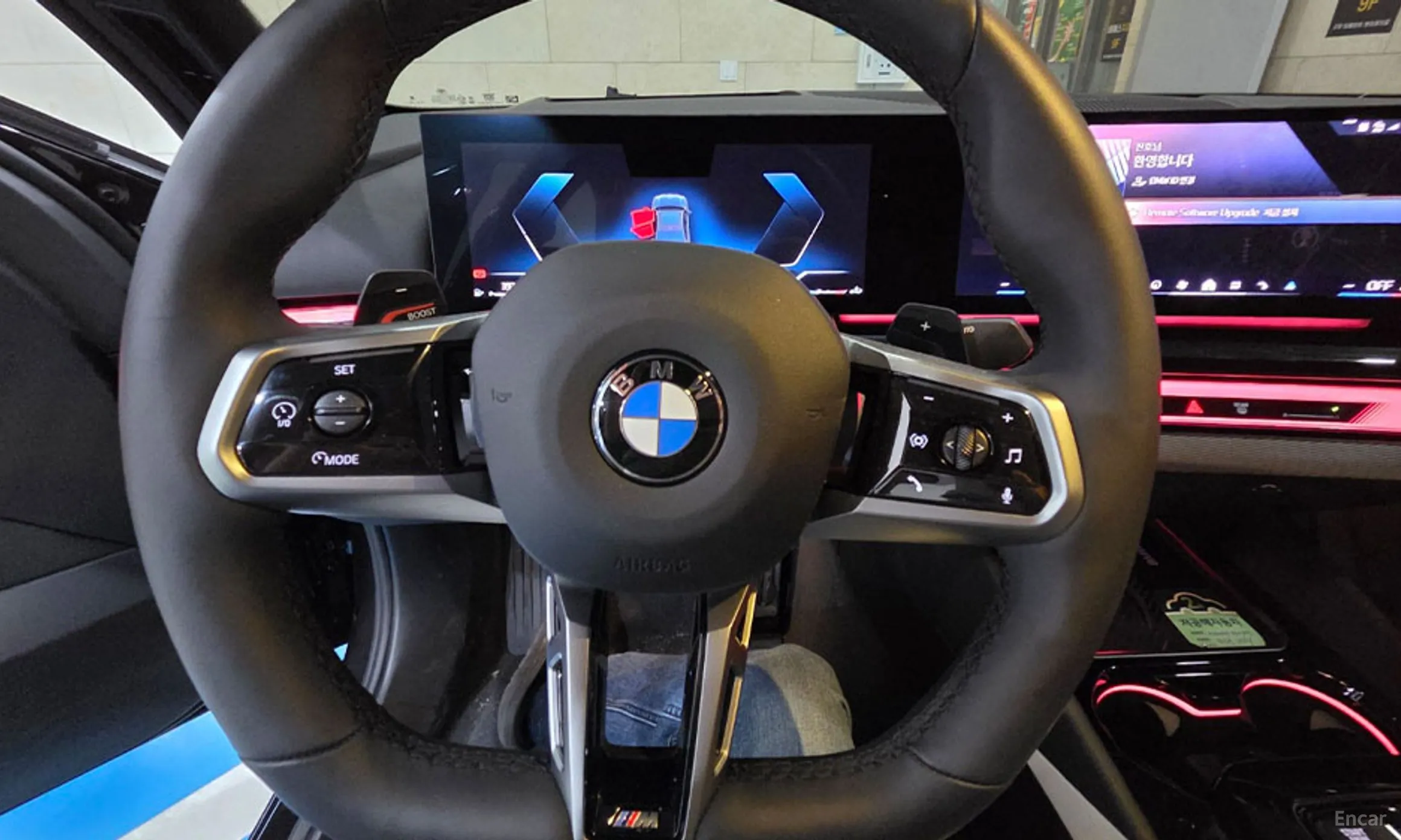 BMW 5 Series (G60) превью 8