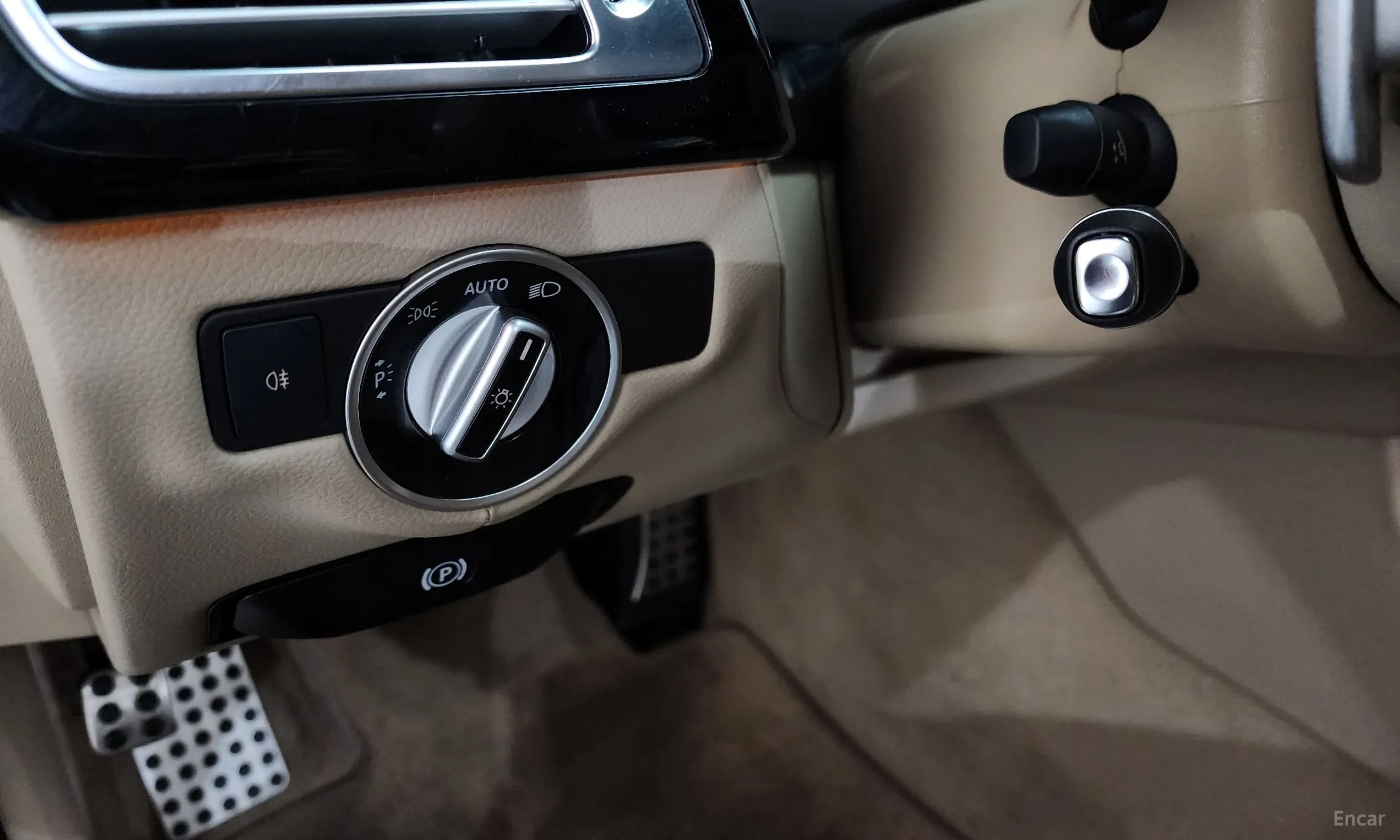 Mercedes Benz CLS-Class W218 превью 14