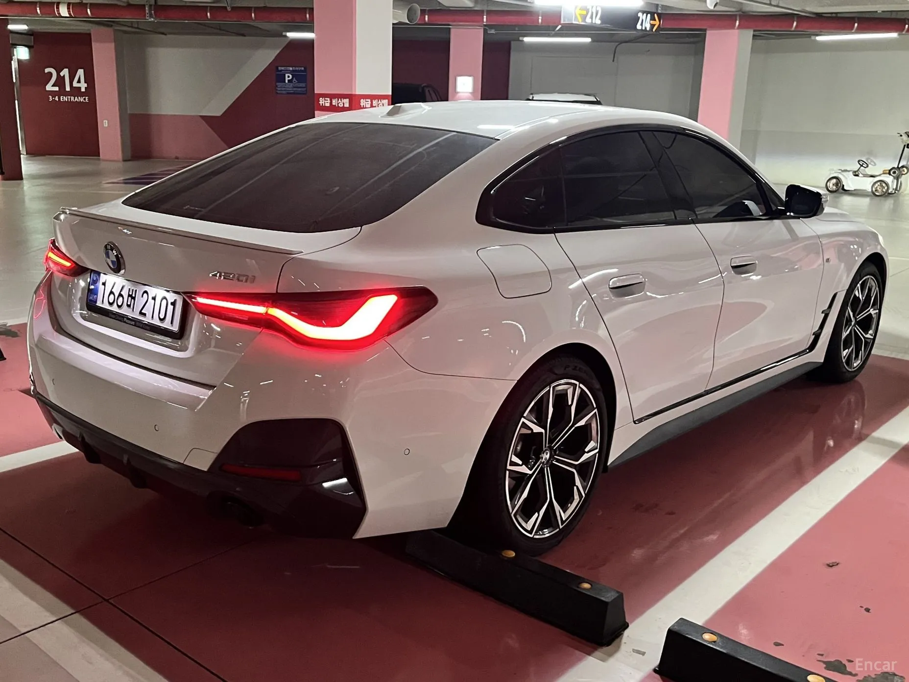 BMW Series 4 (G22) превью 3