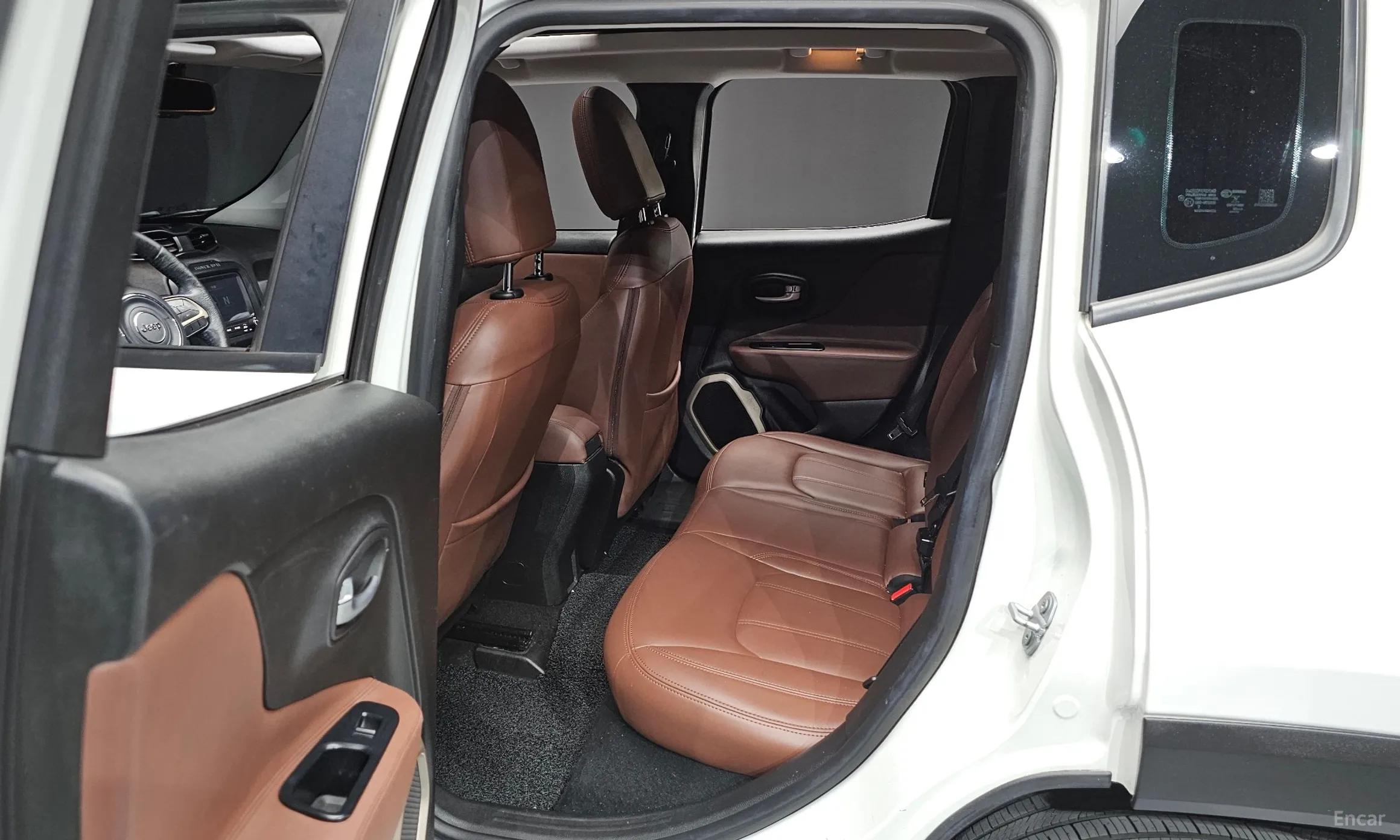 Jeep Renegade превью 11