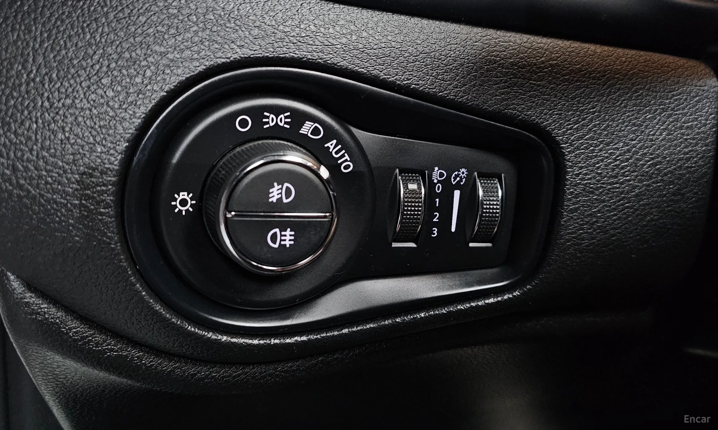 Jeep Renegade превью 13