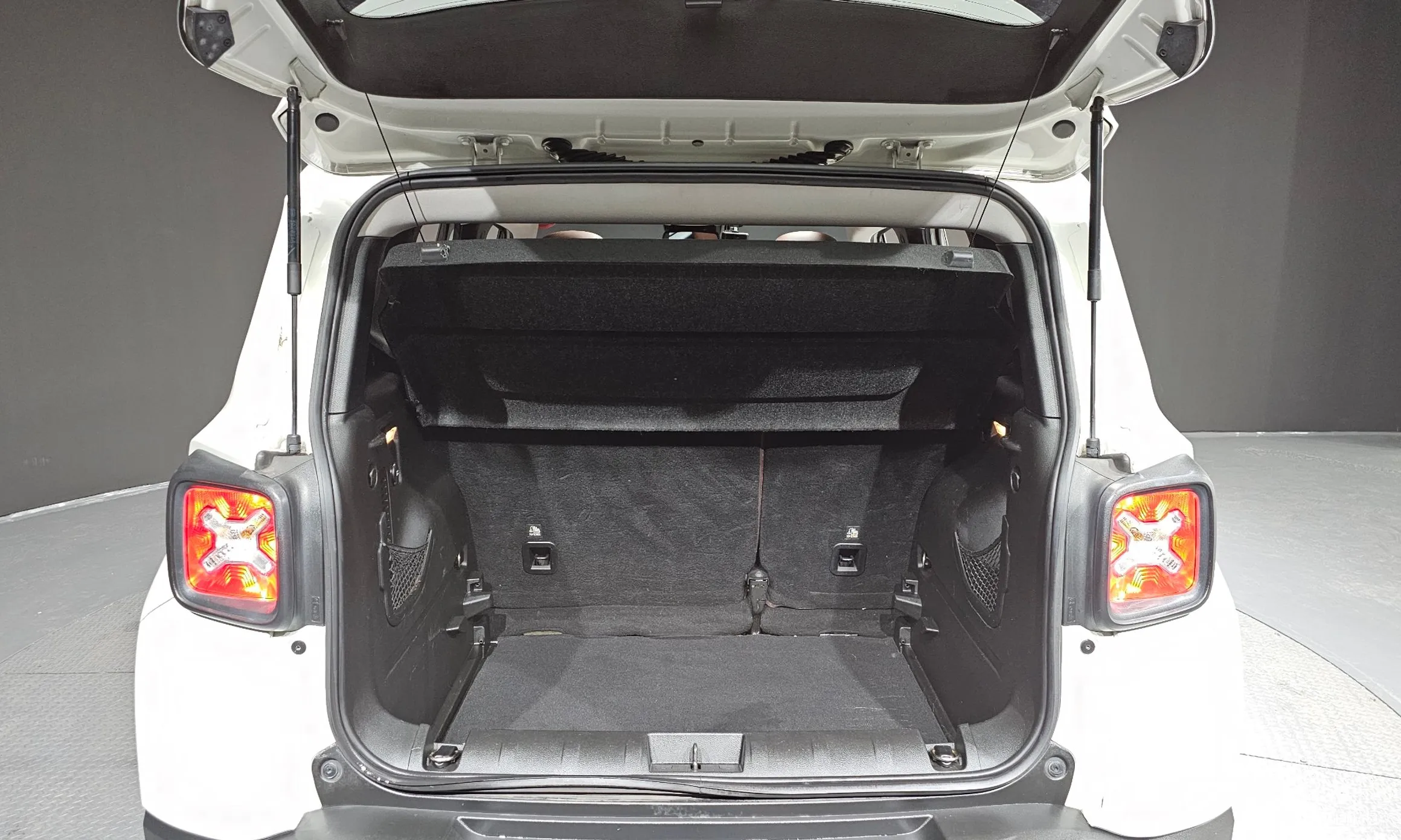 Jeep Renegade превью 20