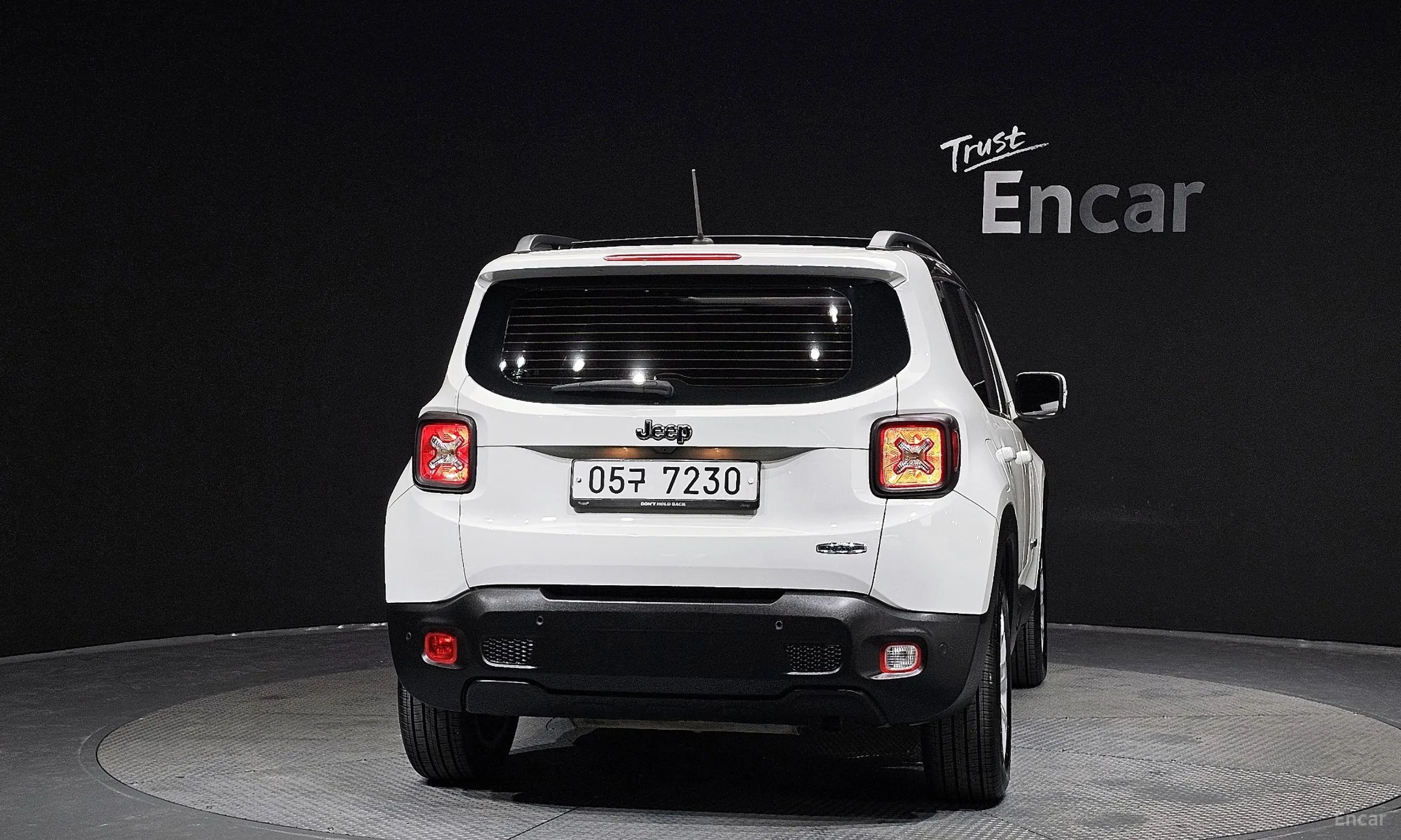 Jeep Renegade превью 4
