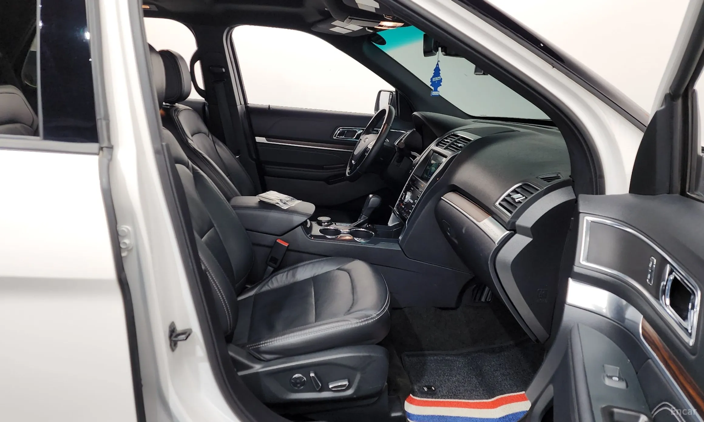 Ford Explorer превью 11