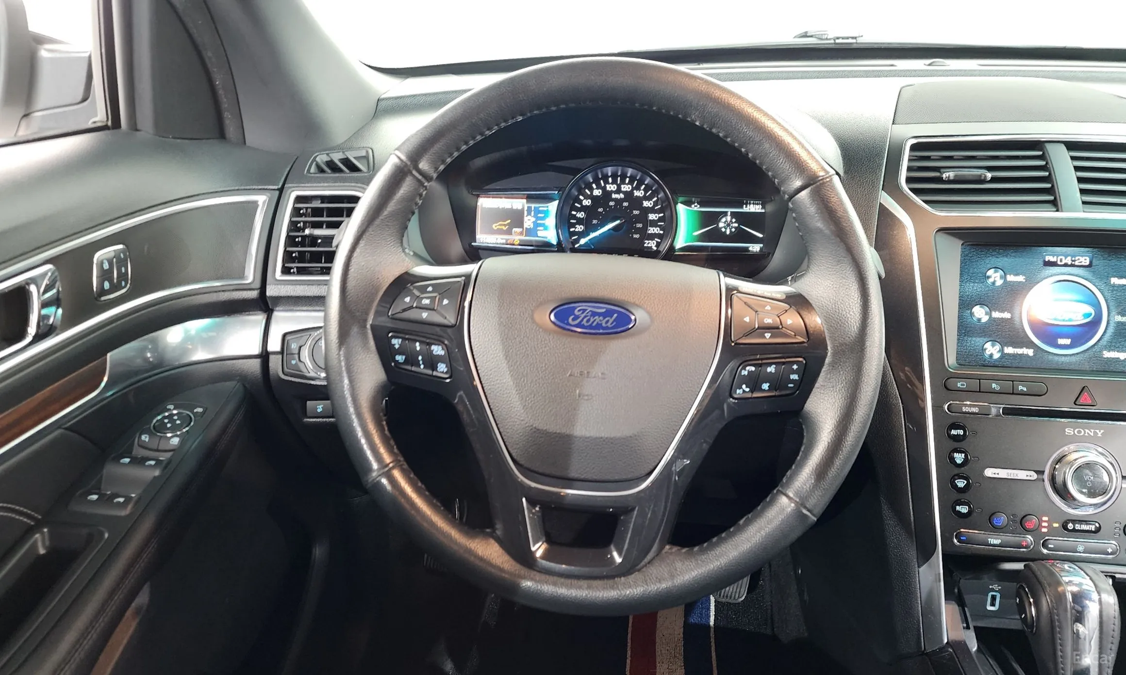 Ford Explorer превью 13