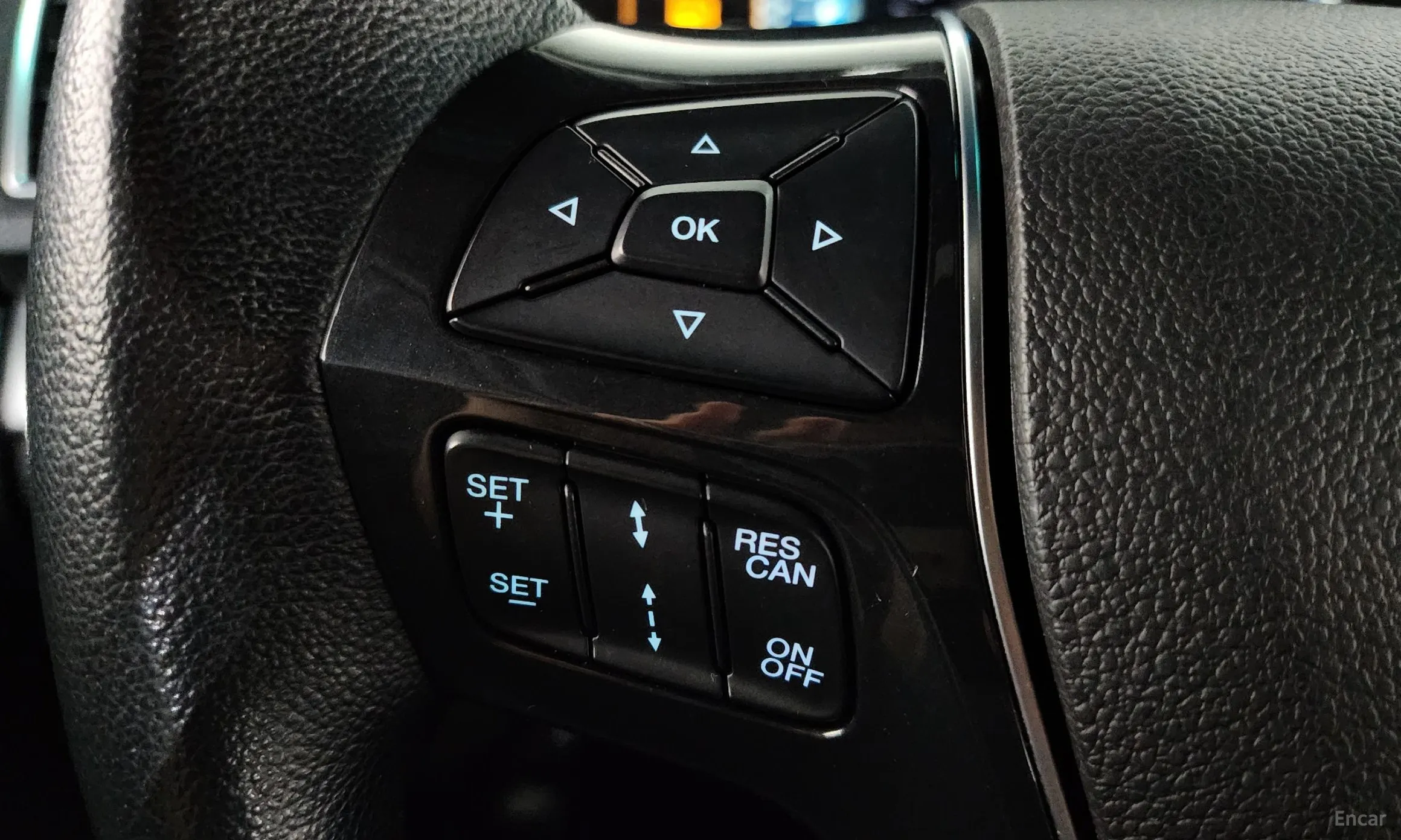 Ford Explorer превью 18