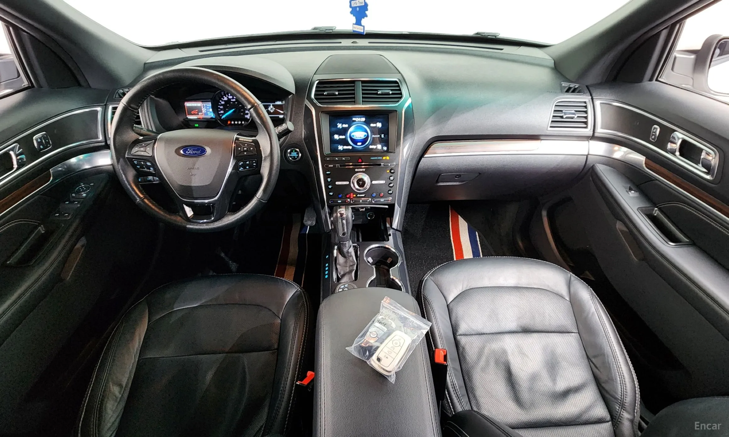 Ford Explorer превью 7