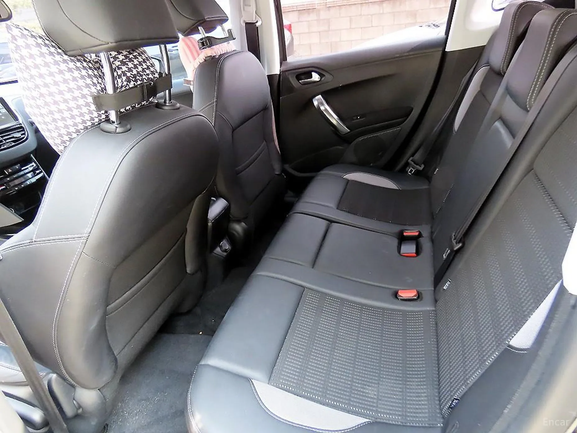 Peugeot 2008. превью 6