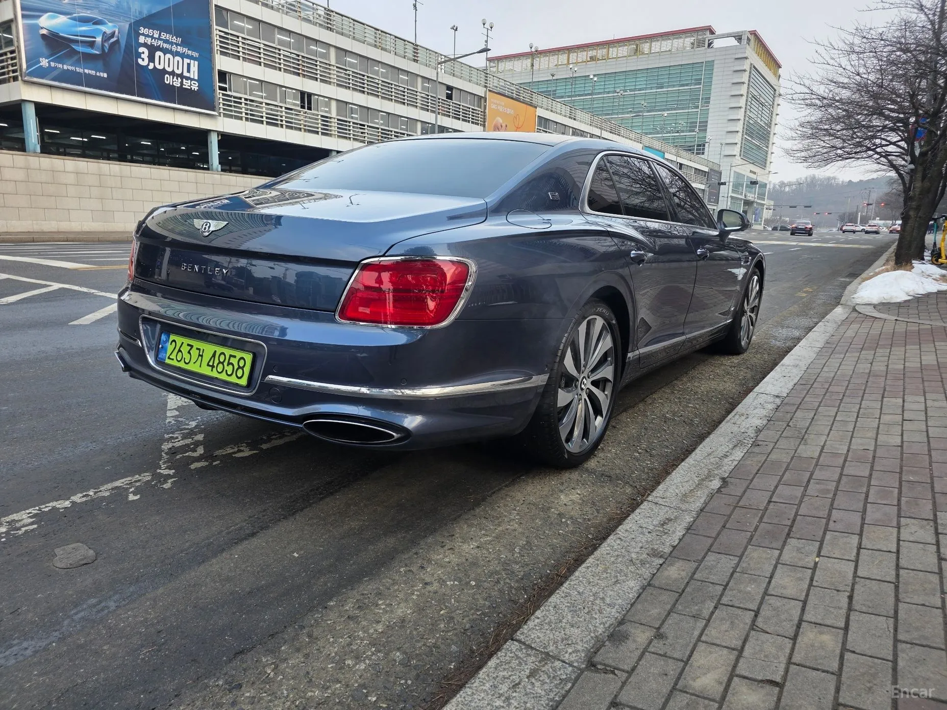 Bentley Flying Spur 3rd Generation превью 6