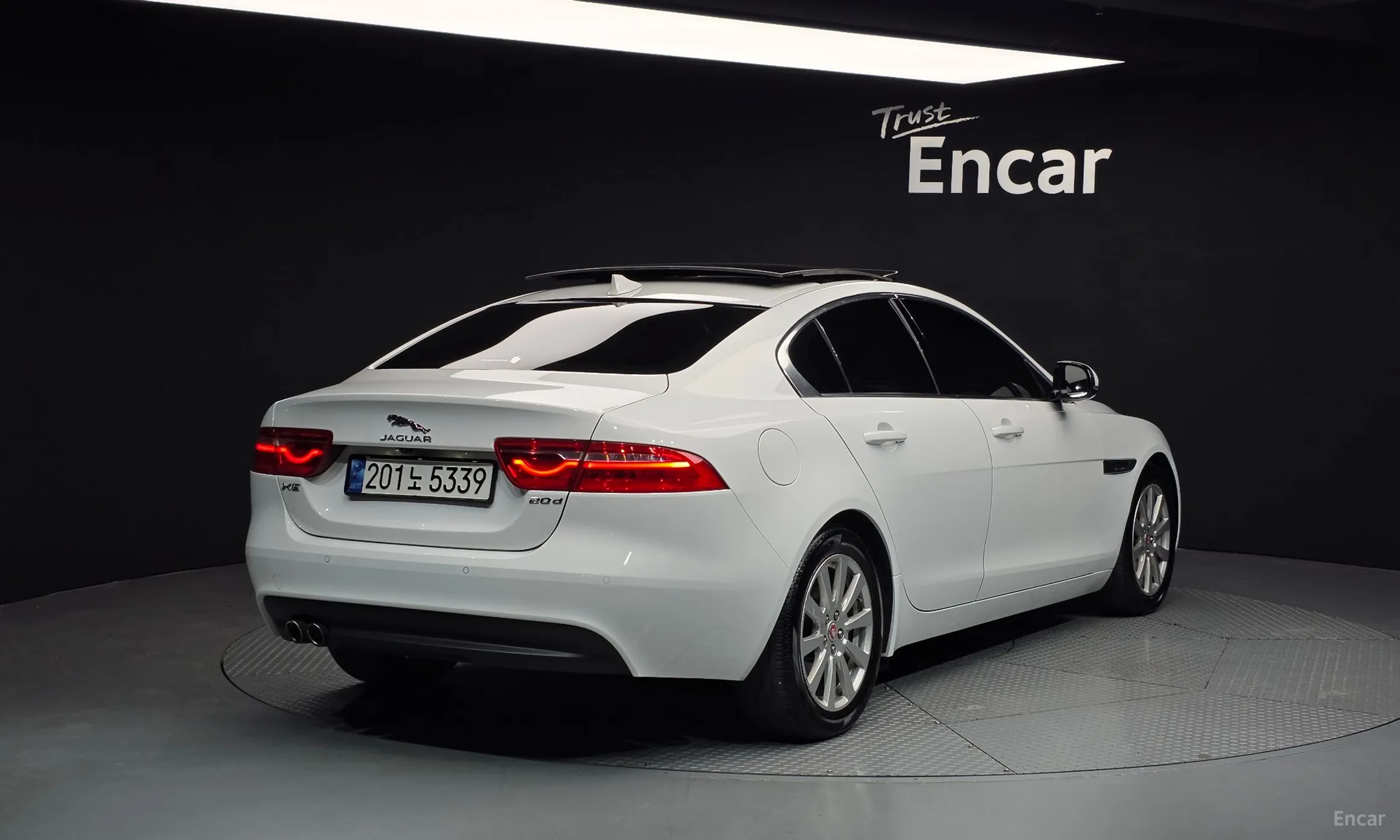 Jaguar XE превью 2
