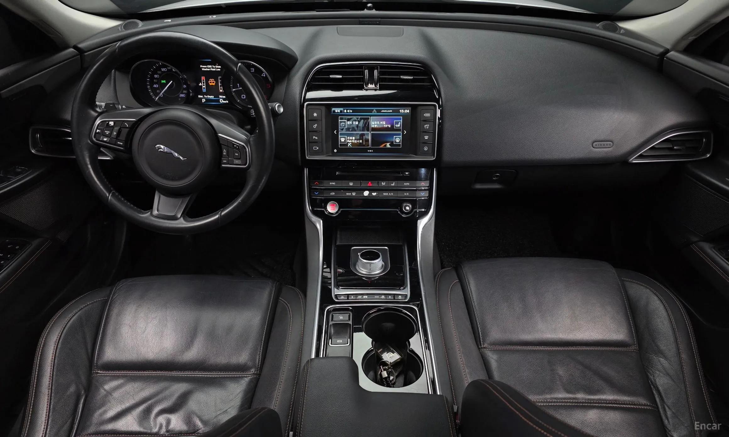 Jaguar XE превью 7