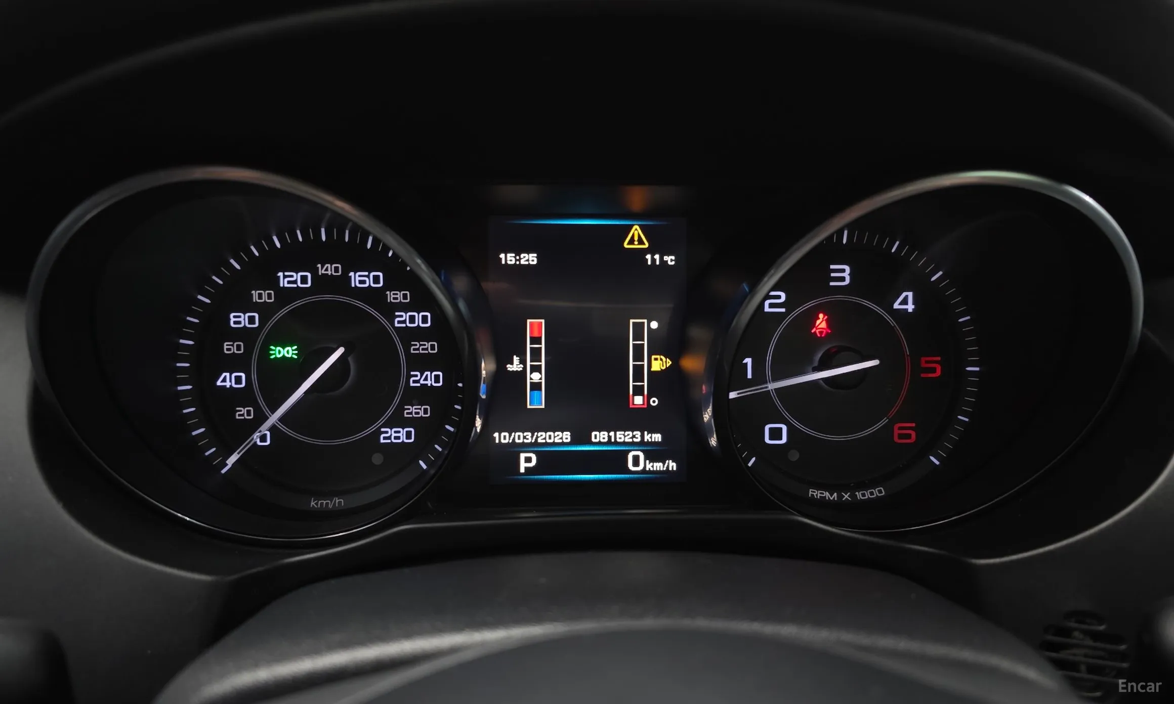 Jaguar XE превью 8