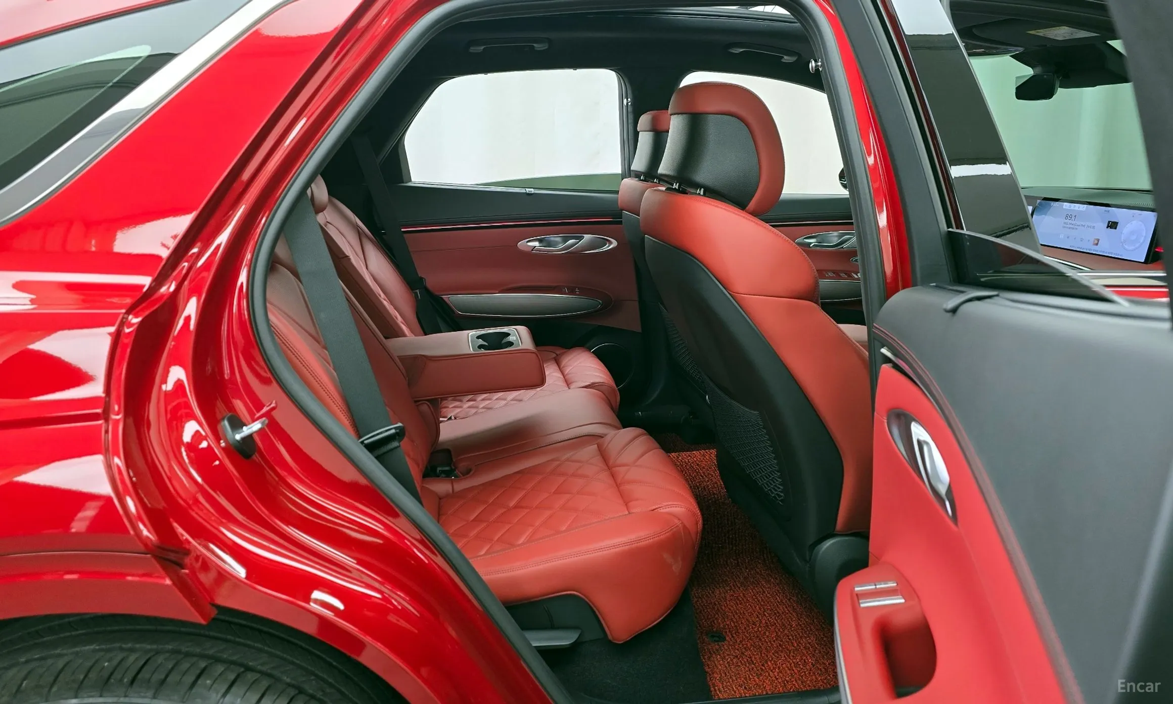 Genesis GV70 превью 12