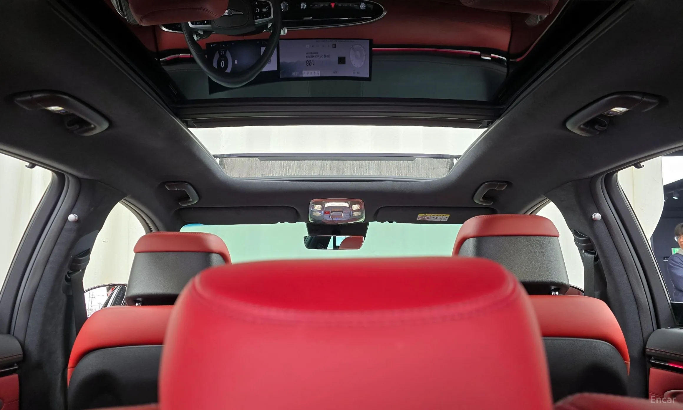 Genesis GV70 превью 18