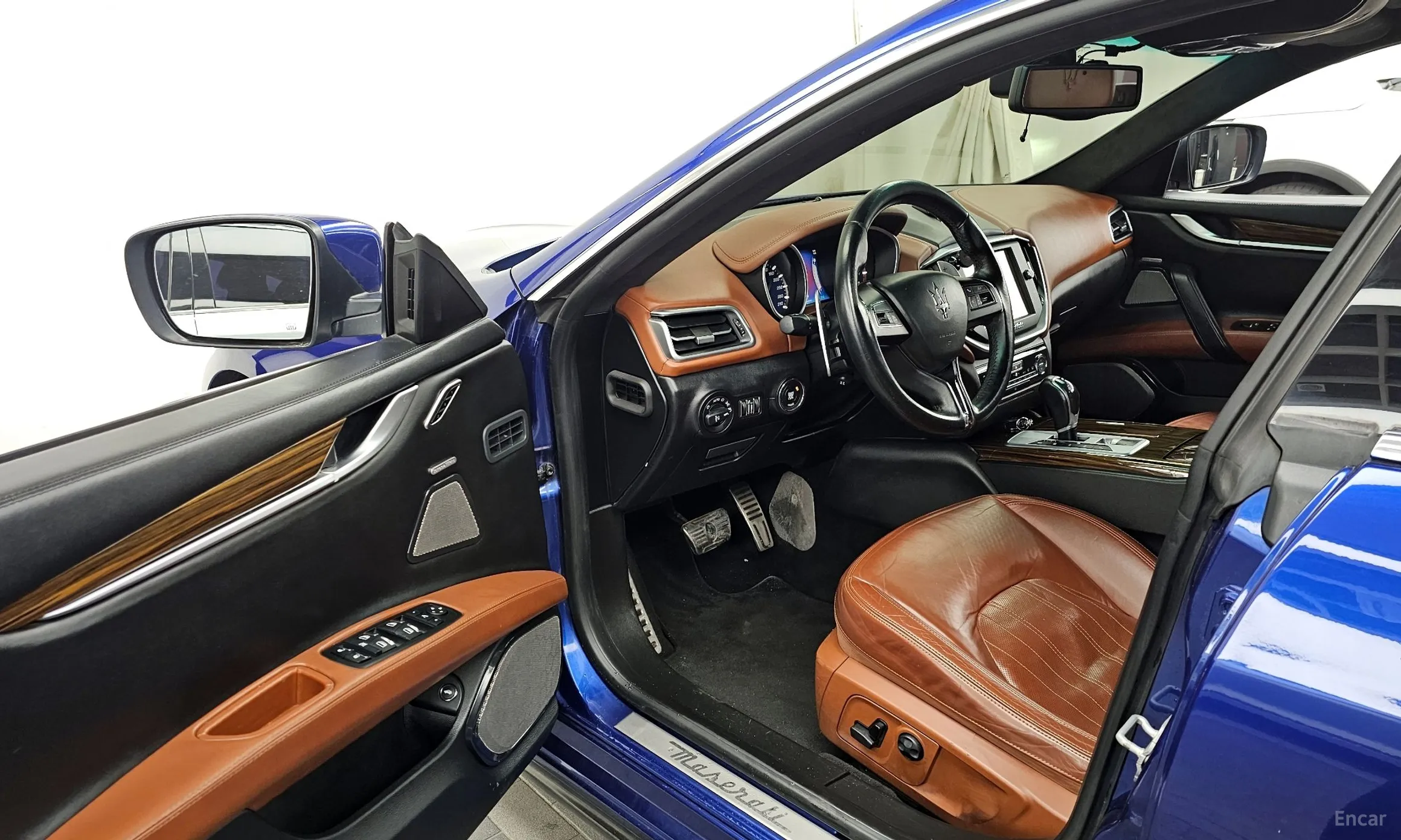 Maserati Ghibli превью 10