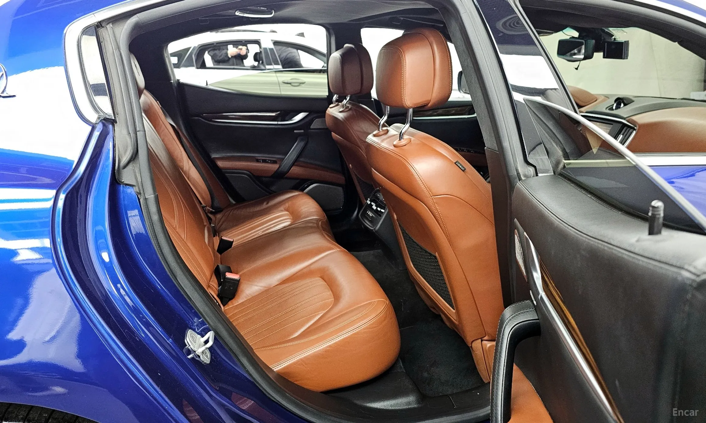 Maserati Ghibli превью 12