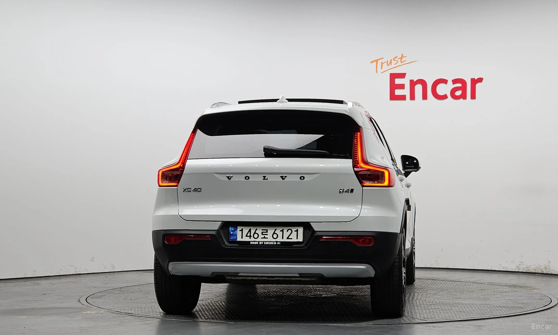 Volvo XC40 превью 4