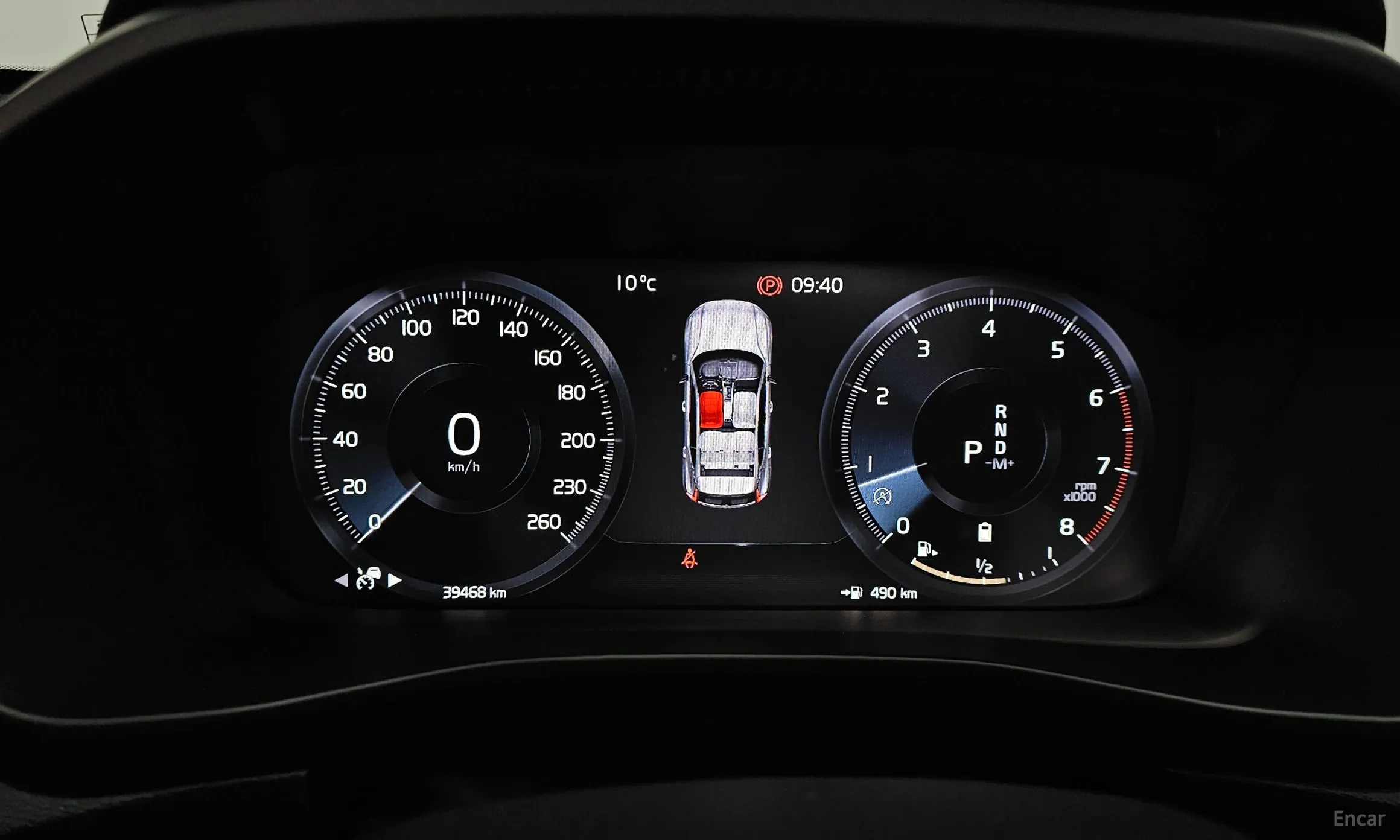 Volvo XC40 превью 8