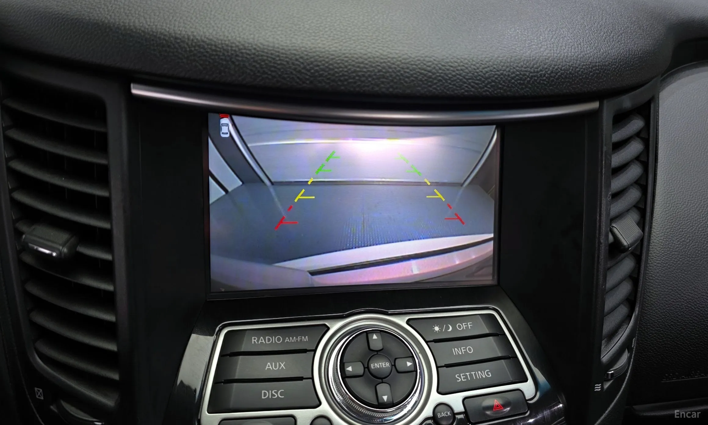 Infiniti QX70 превью 15