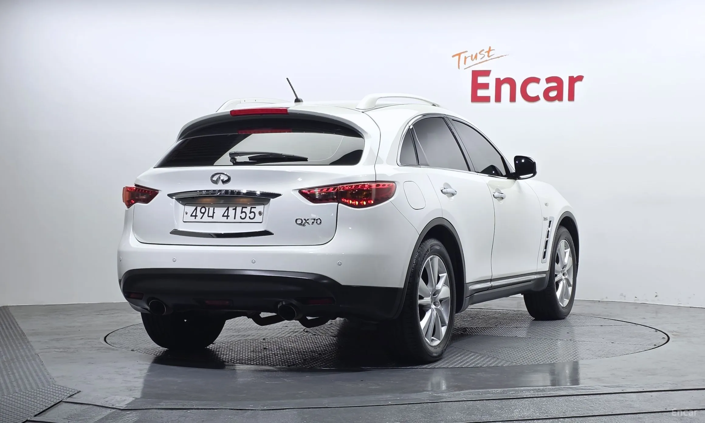 Infiniti QX70