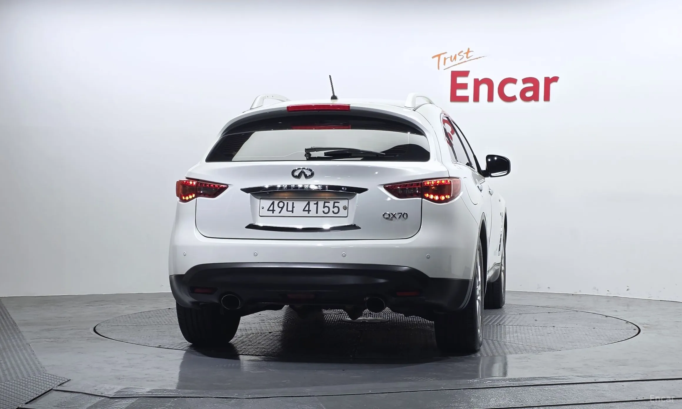 Infiniti QX70 превью 4