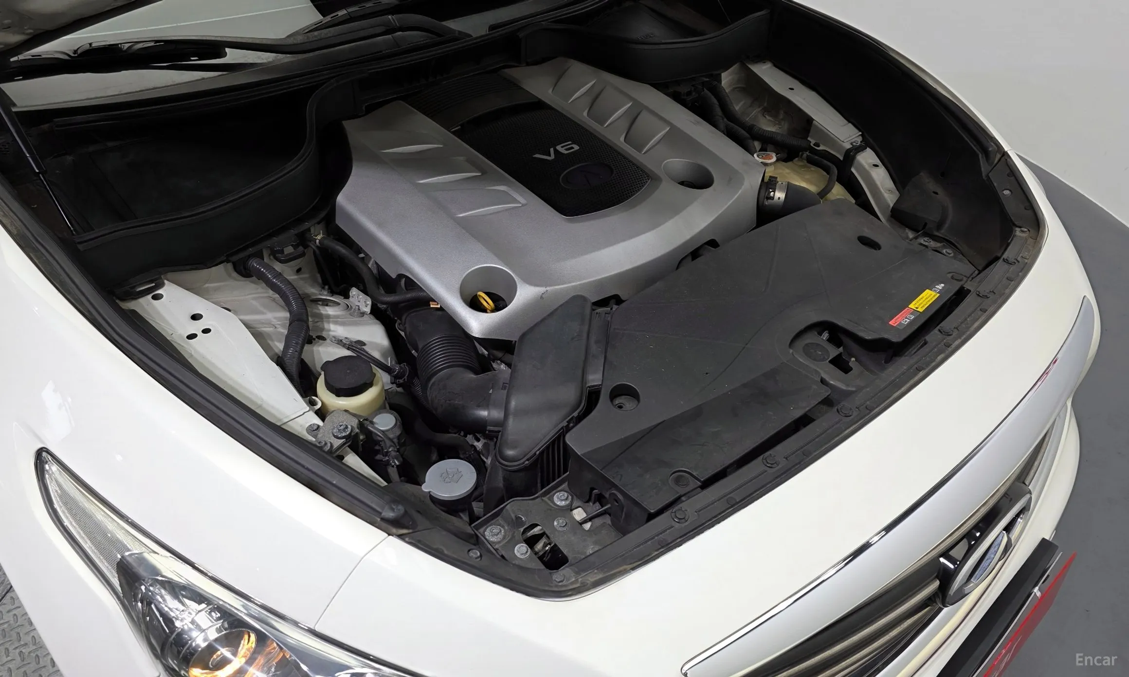 Infiniti QX70 превью 6
