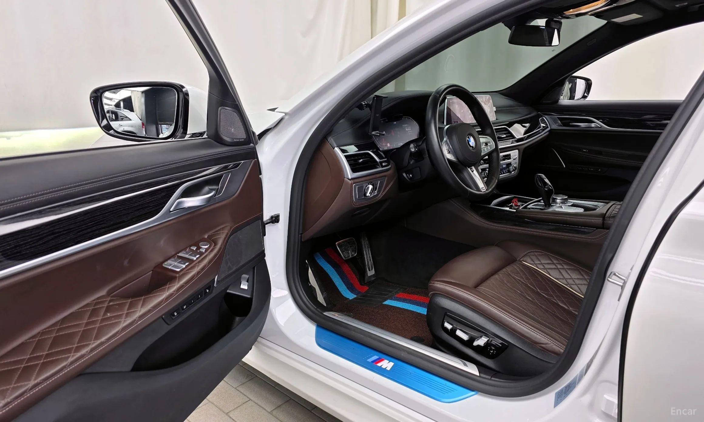 BMW 7 Series (G11) превью 10