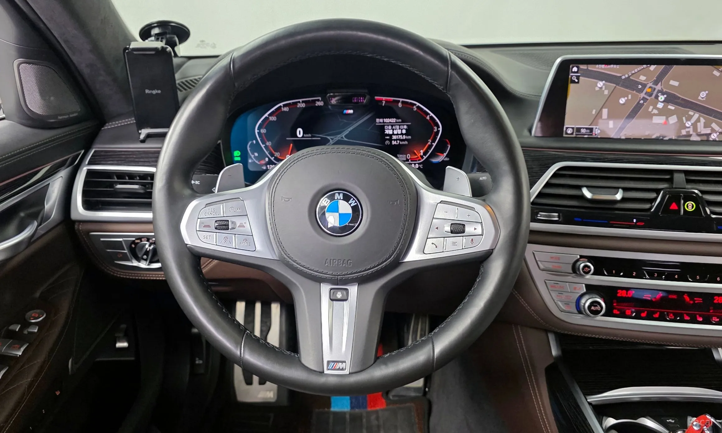 BMW 7 Series (G11) превью 13