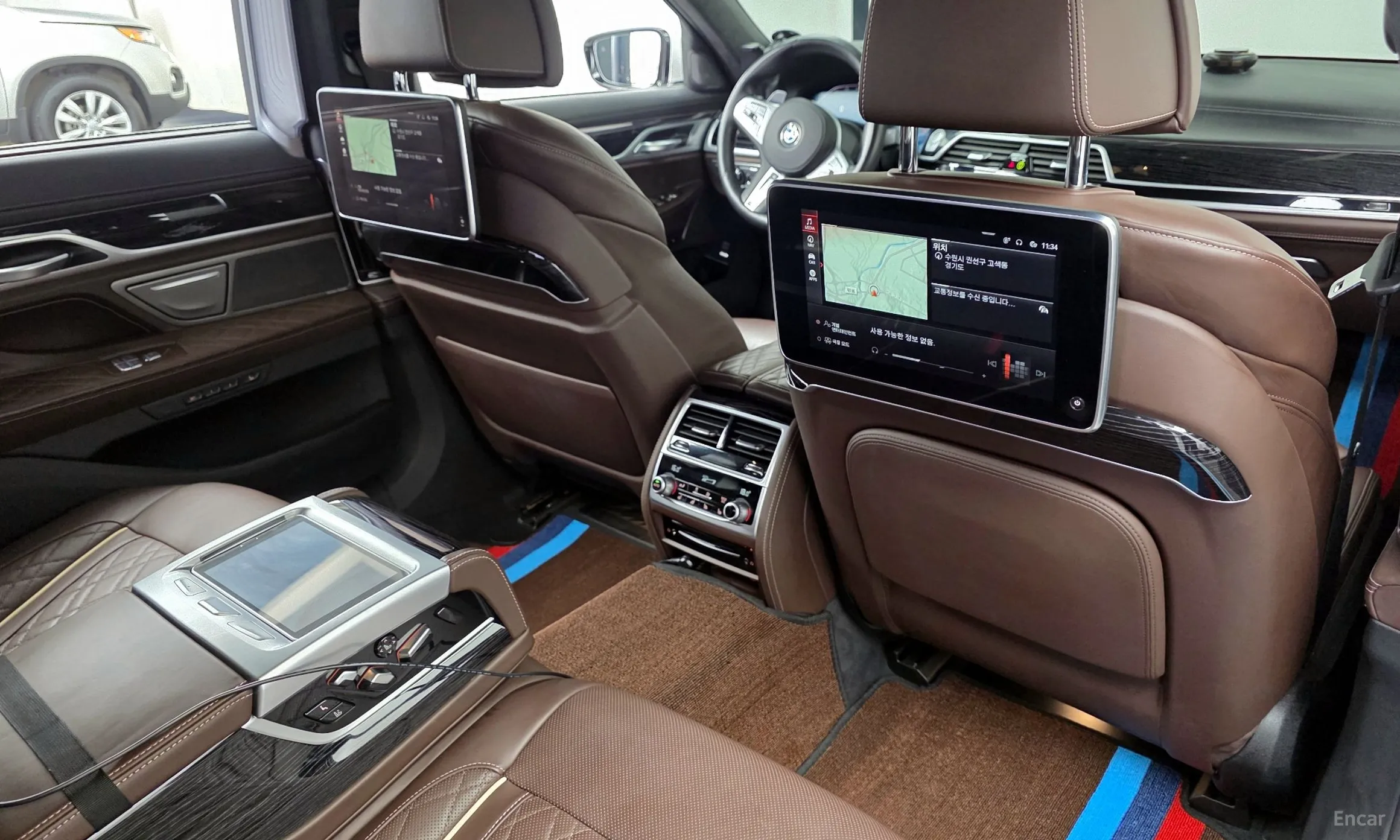 BMW 7 Series (G11) превью 18