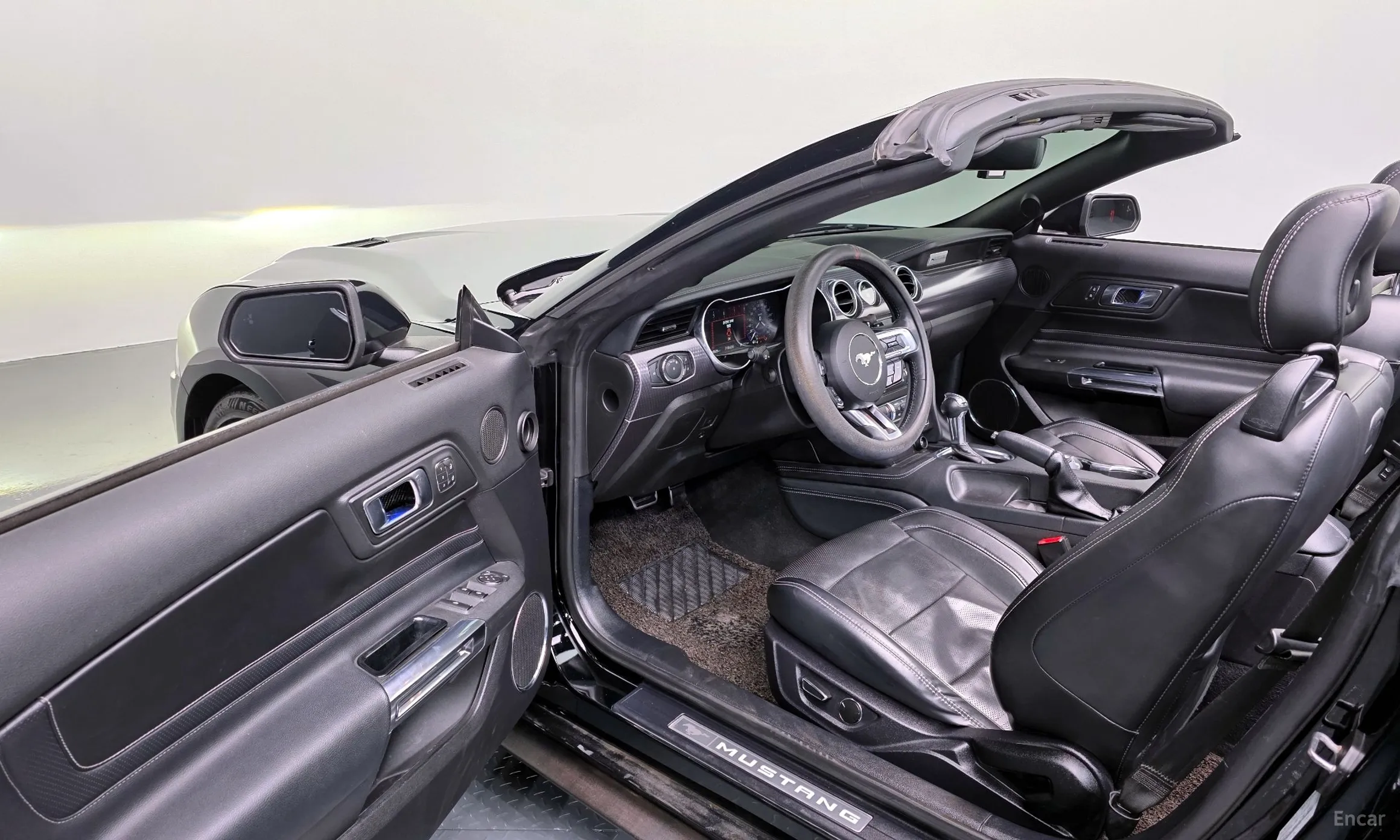 Ford Mustang превью 11