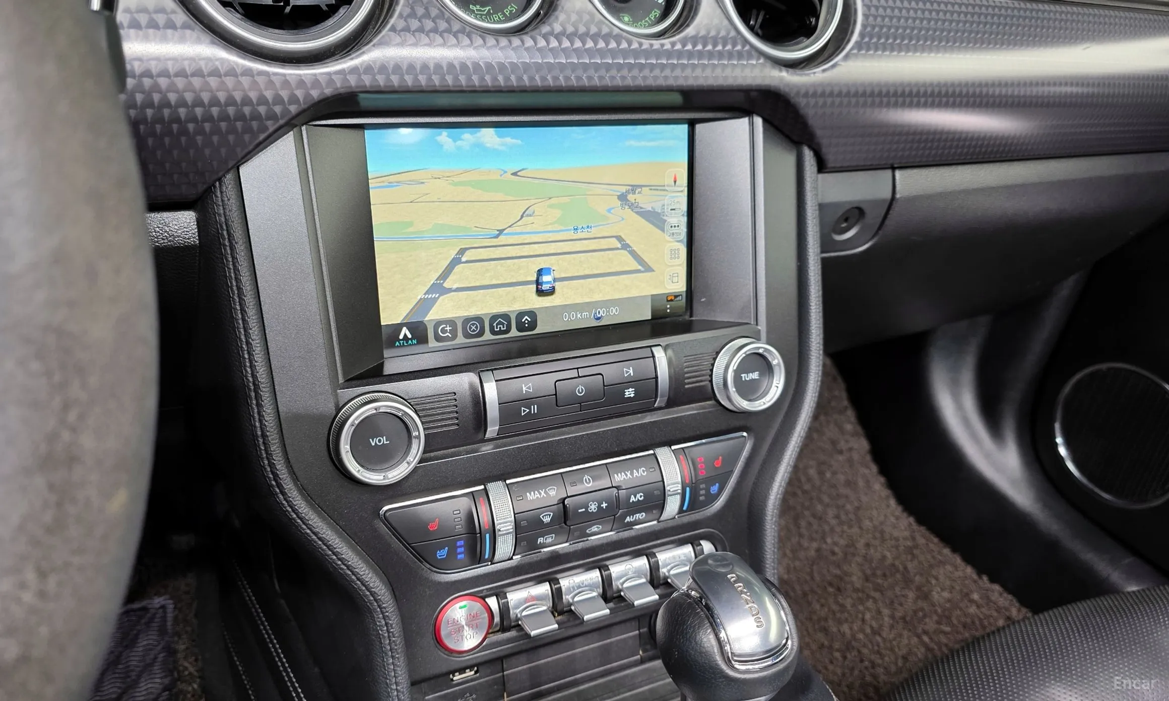 Ford Mustang превью 14