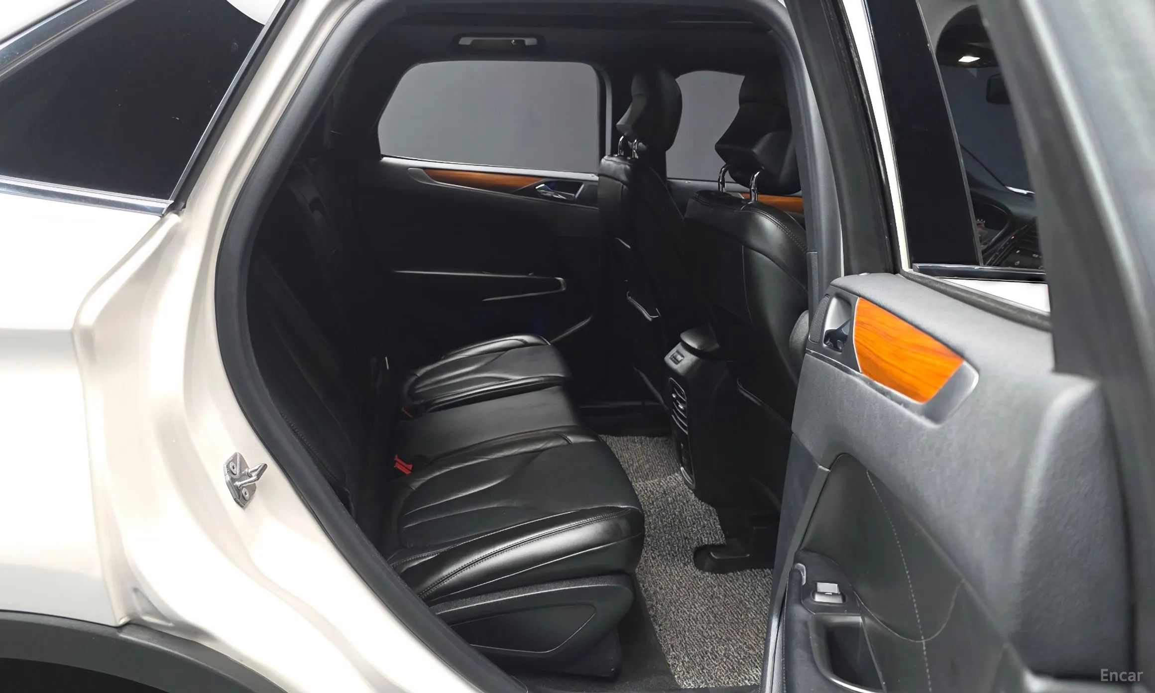 Lincoln MKC превью 12
