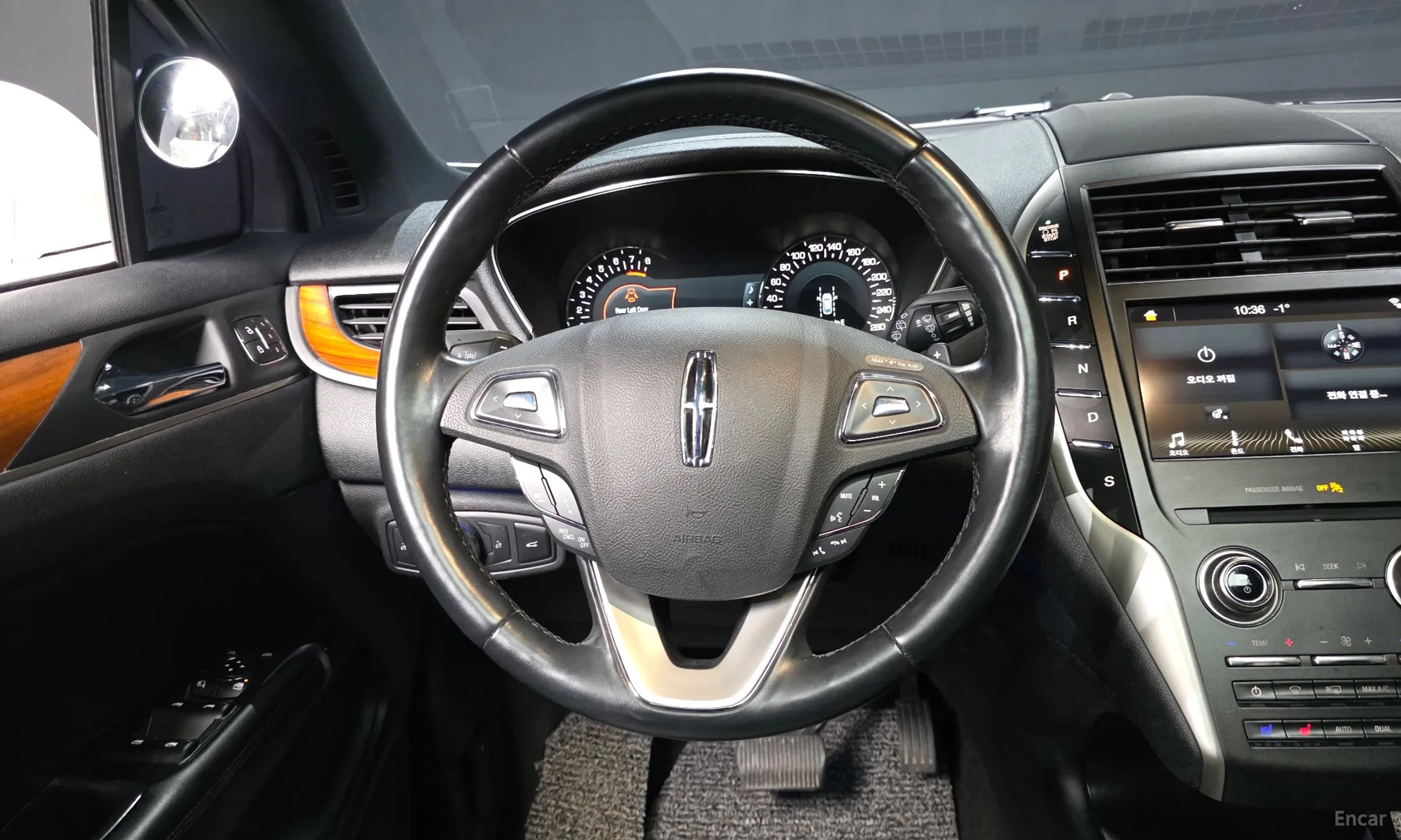 Lincoln MKC превью 13