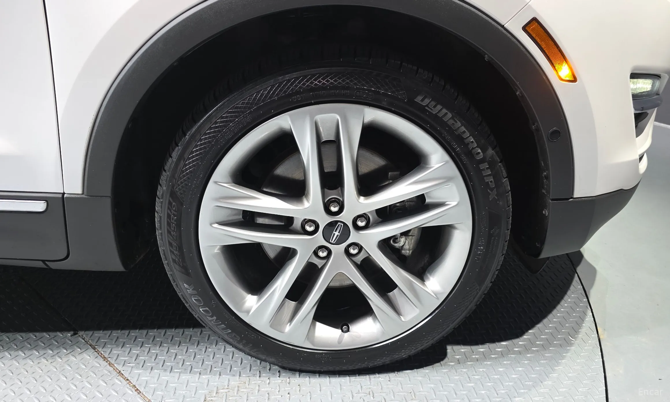 Lincoln MKC превью 5