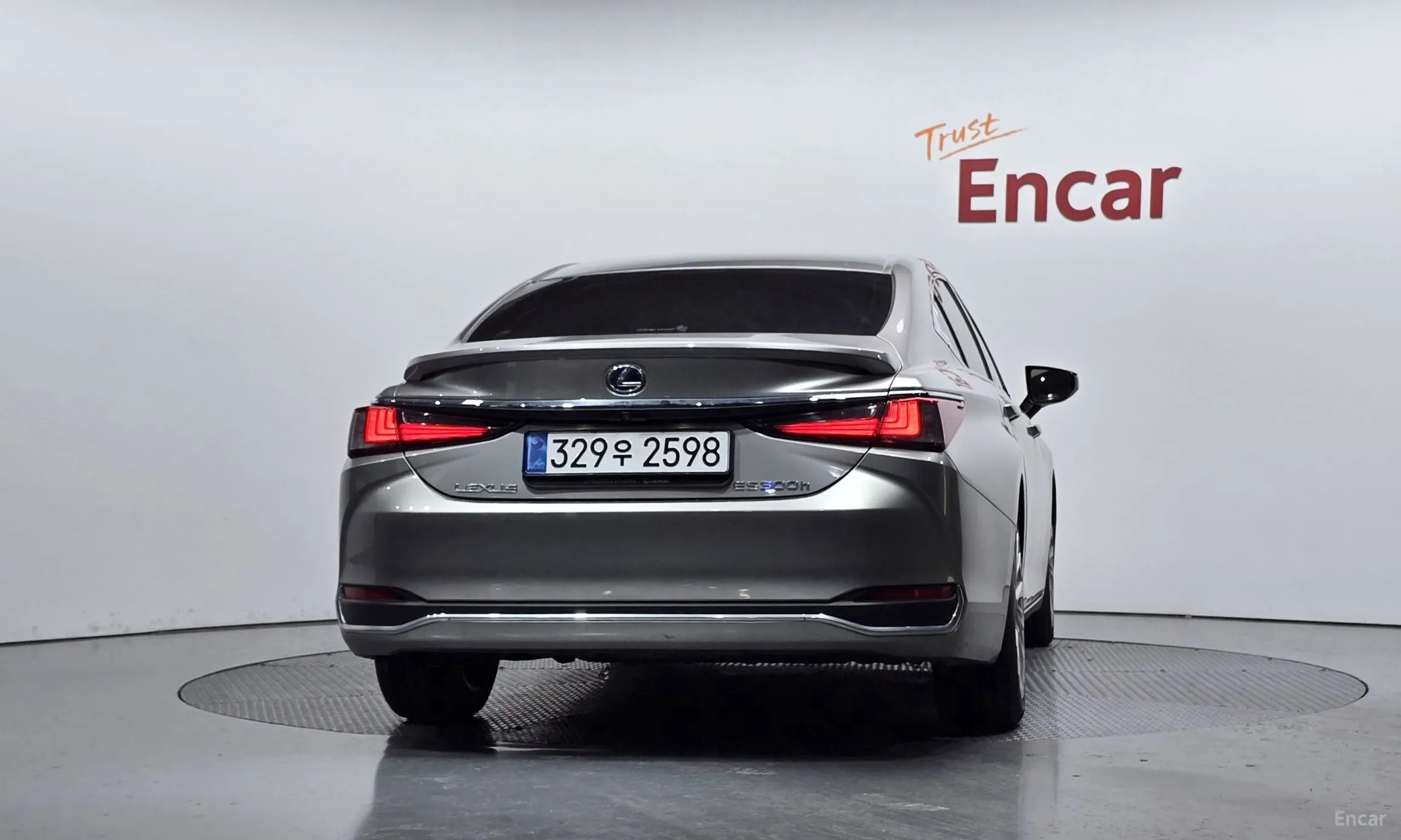 Lexus ES300h 7th Generation превью 4