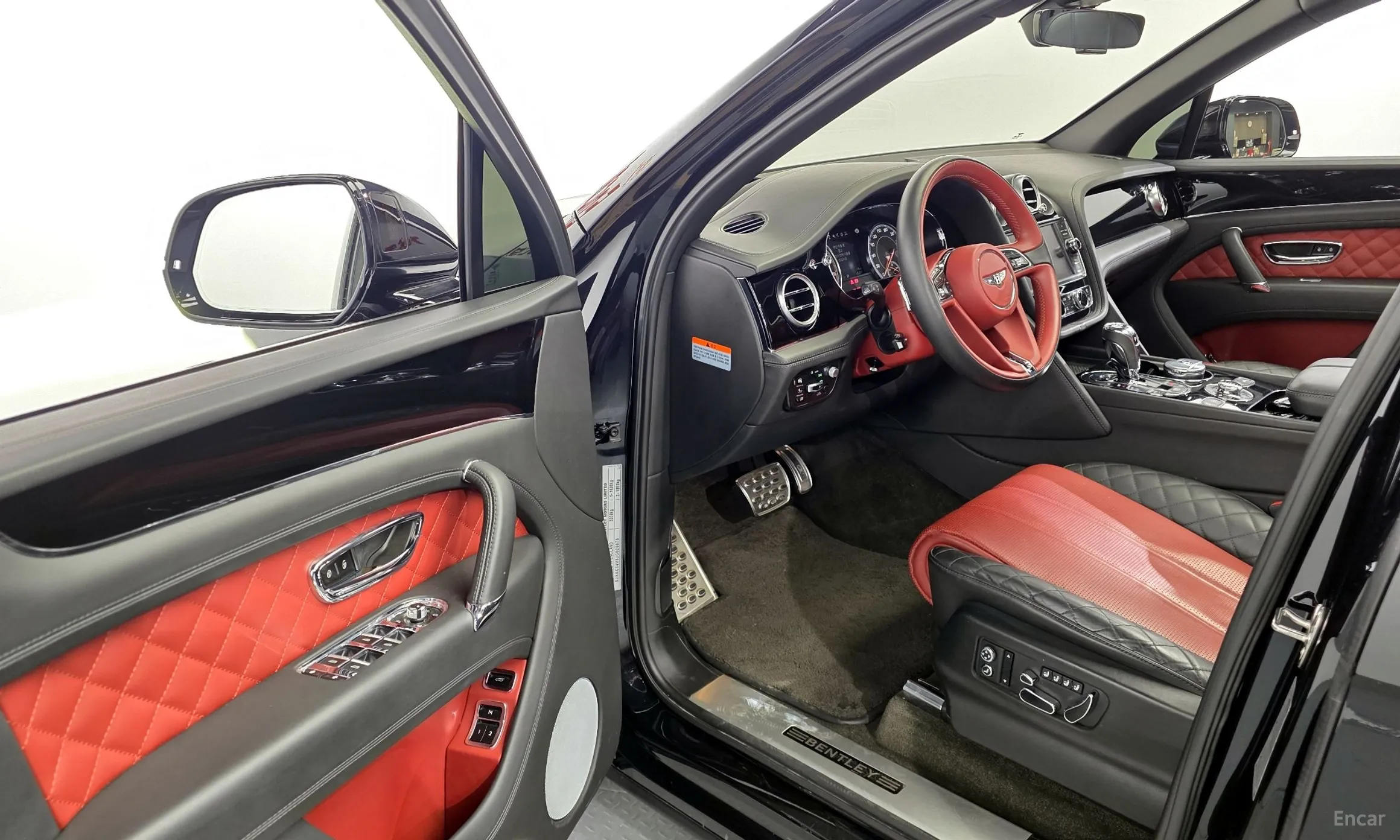Bentley Bentayga превью 10