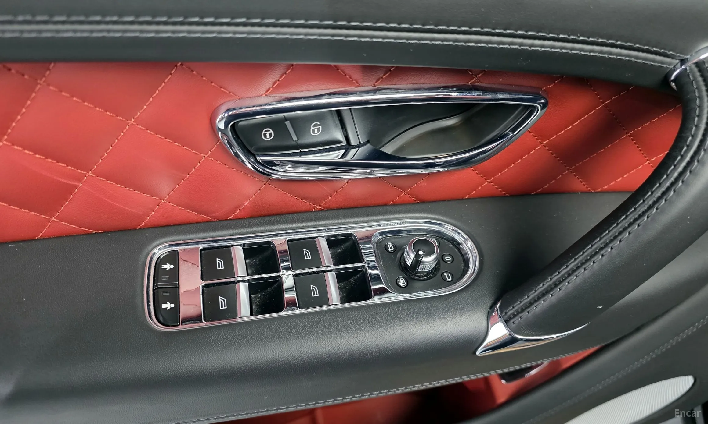 Bentley Bentayga превью 14
