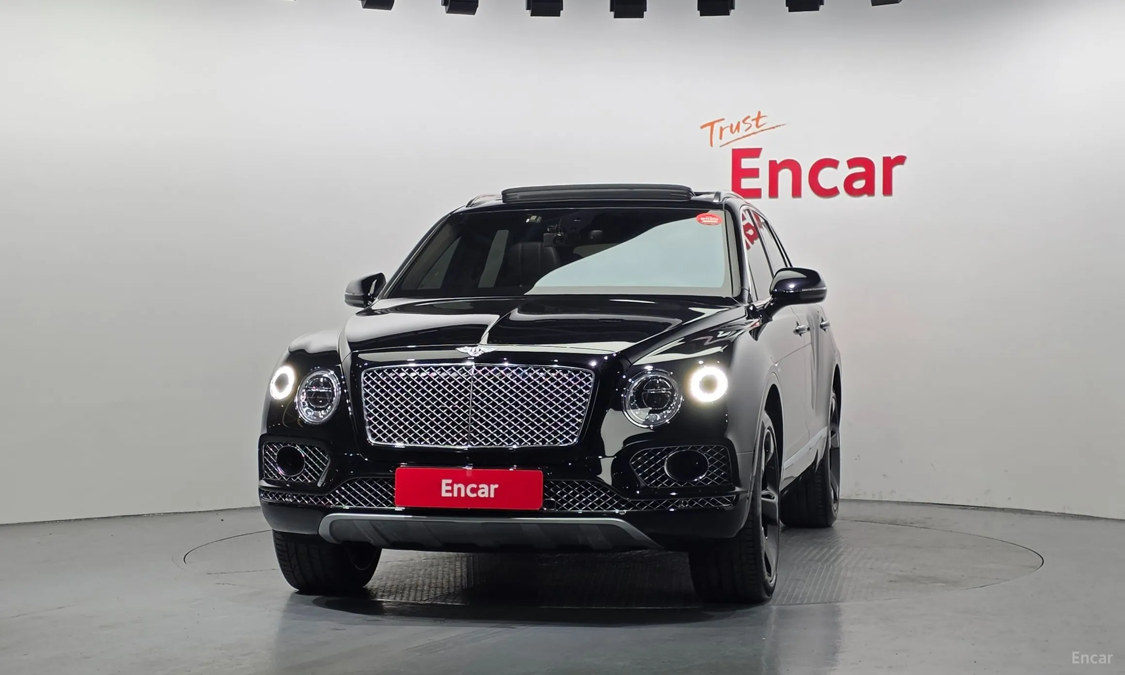 Bentley Bentayga превью 3