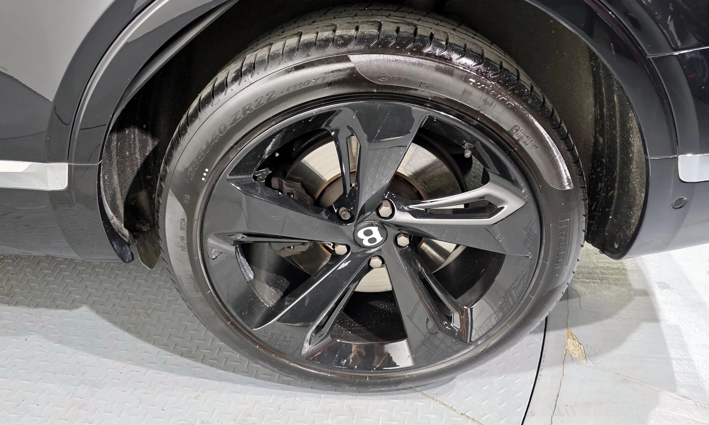 Bentley Bentayga превью 5