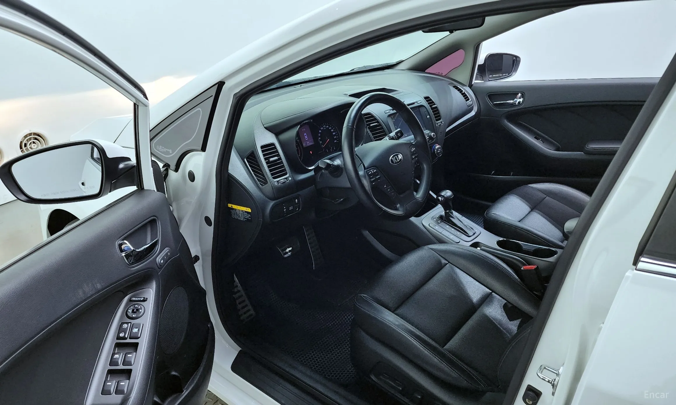Kia K3 превью 10