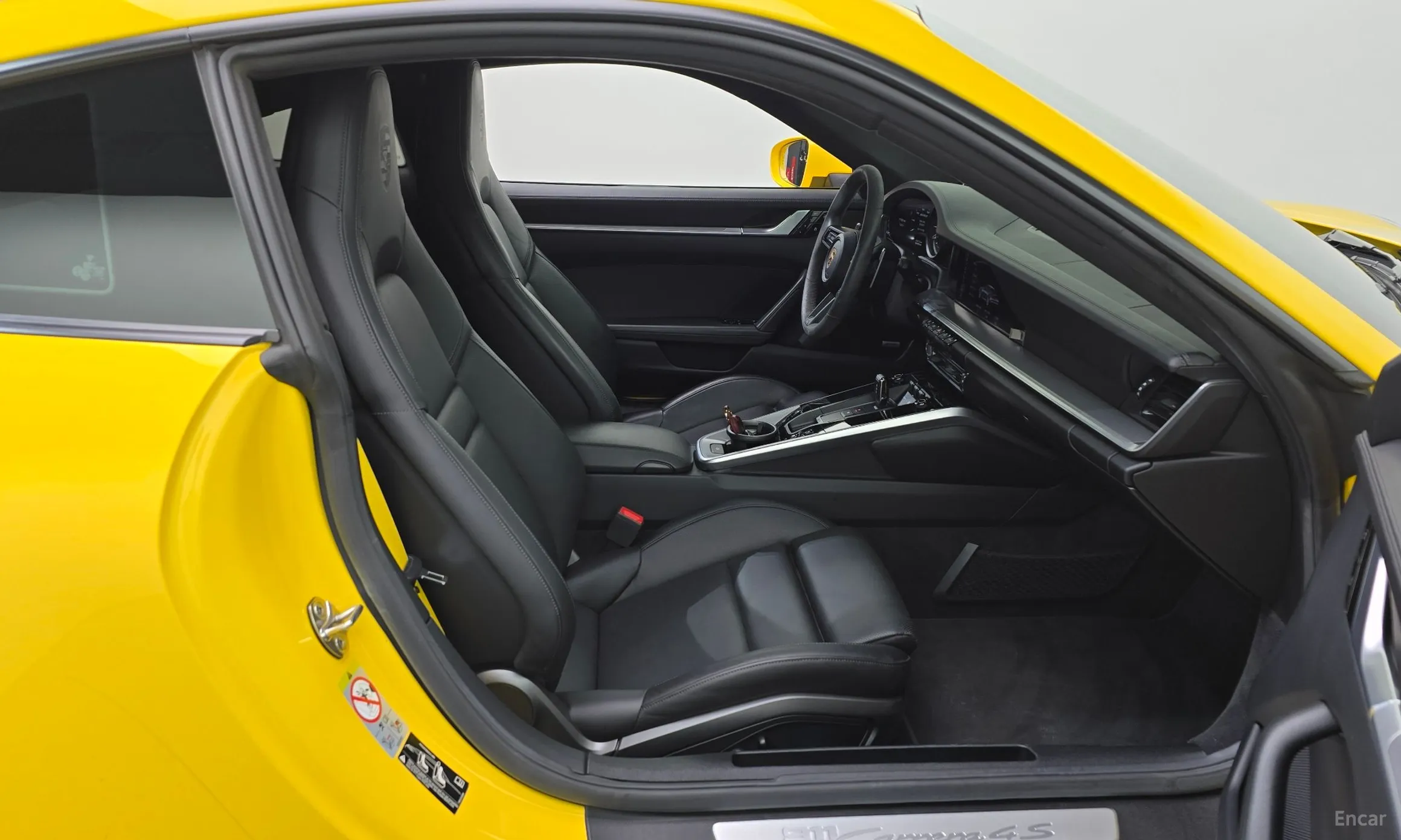 Porsche 911 (992) превью 11