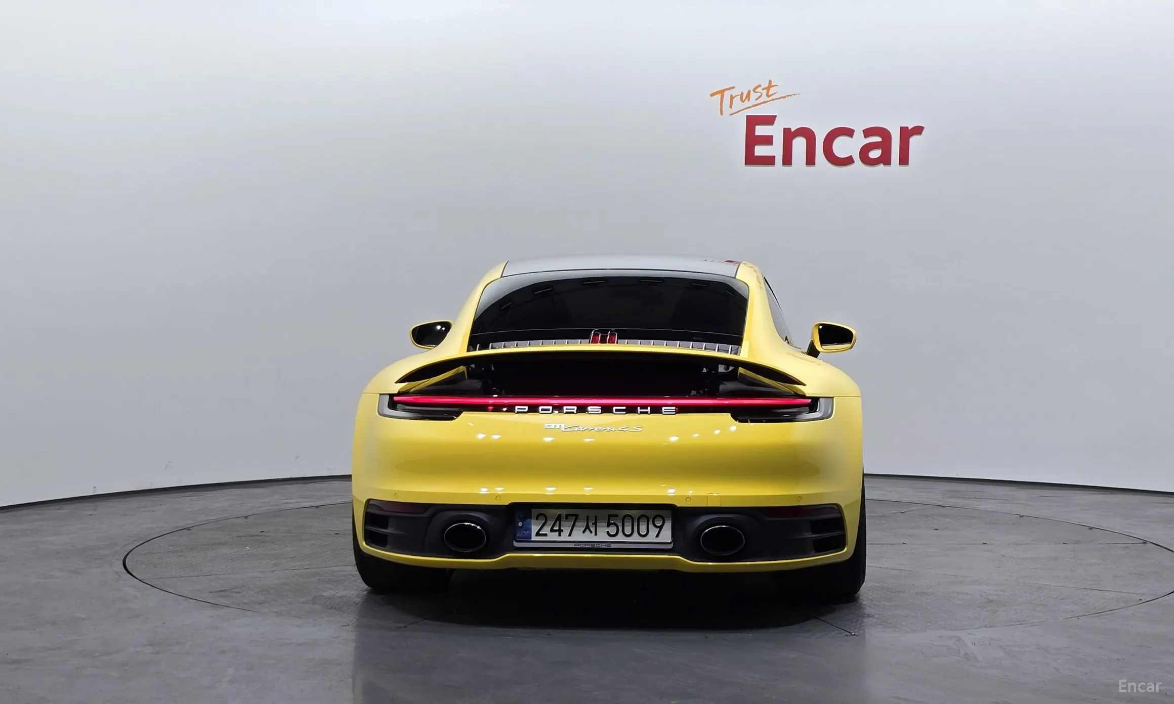 Porsche 911 (992) превью 4