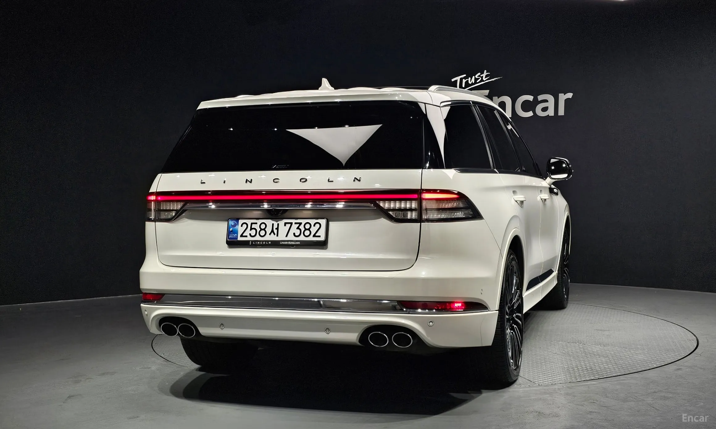 Lincoln Aviator 2nd Generation превью 4